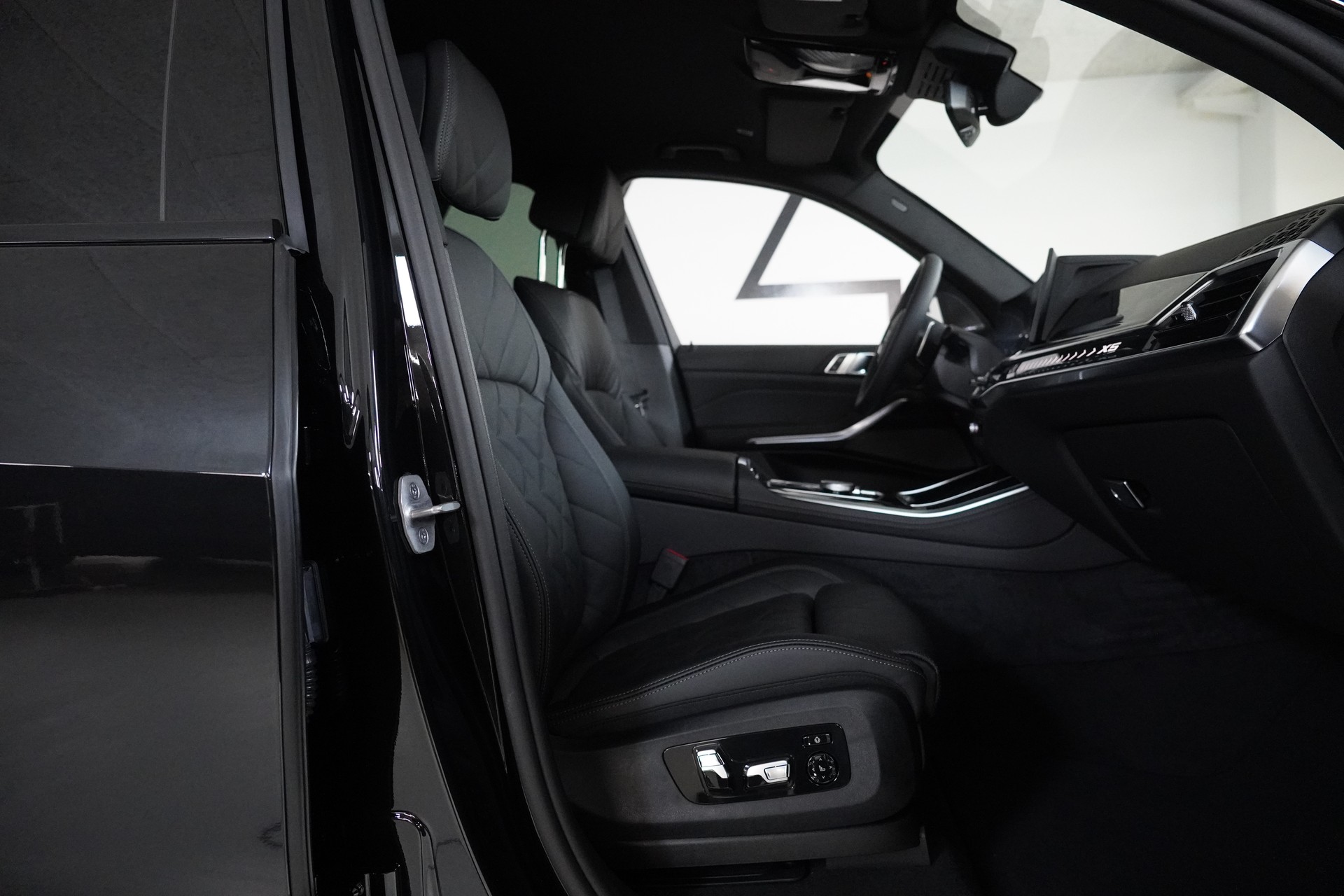 BMW X5 xDrive 48V 30d M Sport Steptronic-image-13