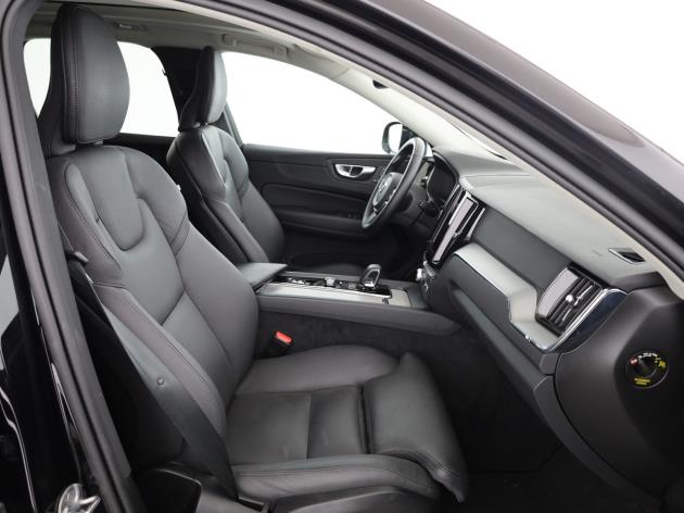 VOLVO XC60 2.0 T6 TE Plus Dark eAWD-image-3