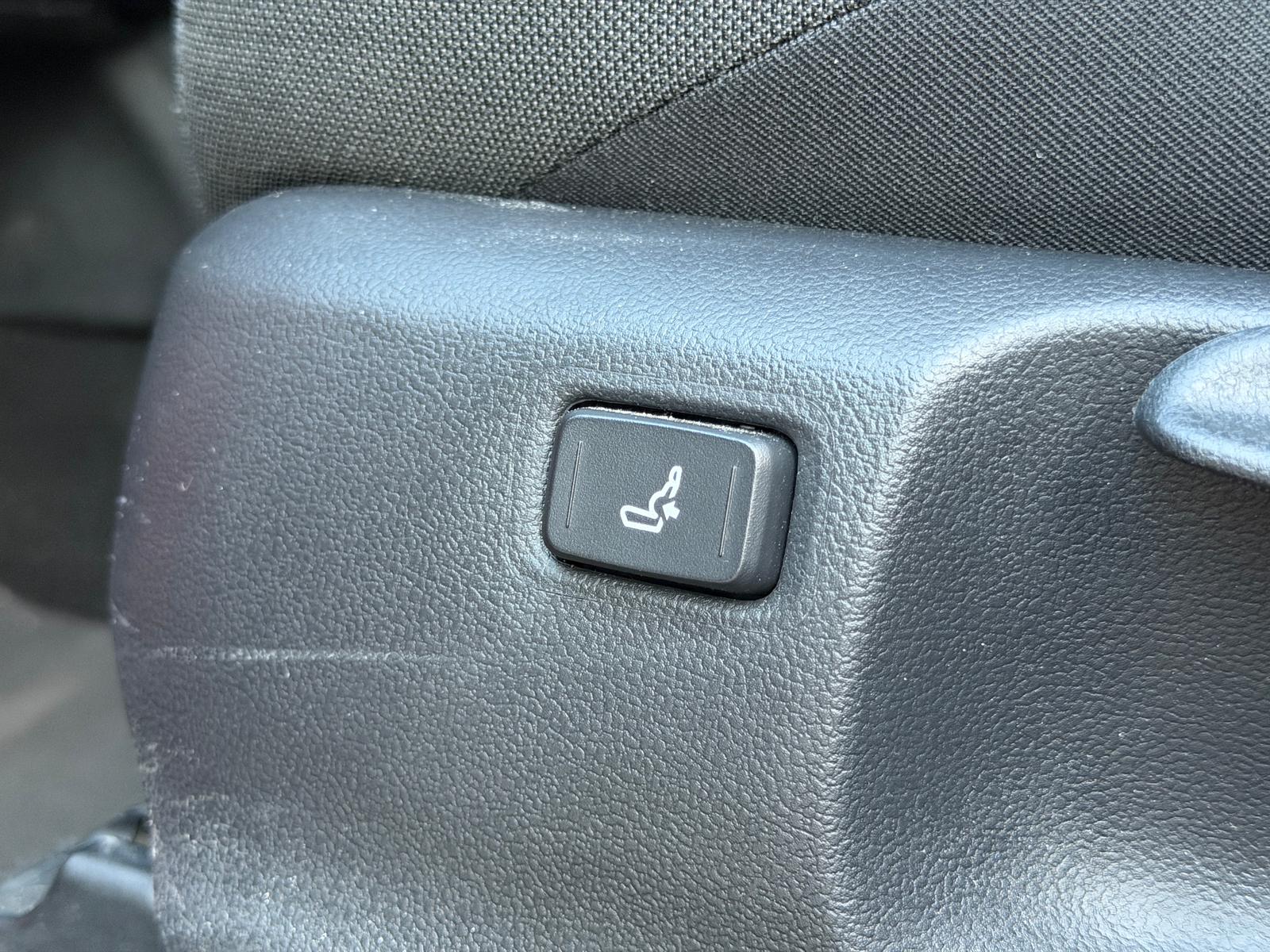 TOYOTA C-HR 2.0 HSD CVT Premium-image-22