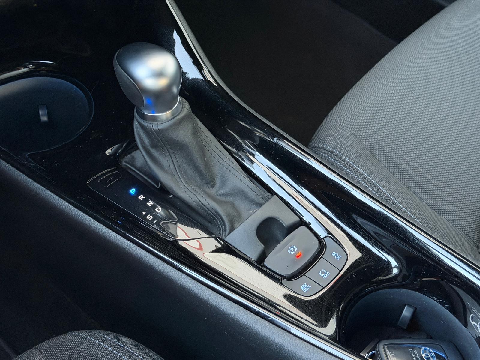 TOYOTA C-HR 2.0 HSD CVT Premium-image-13