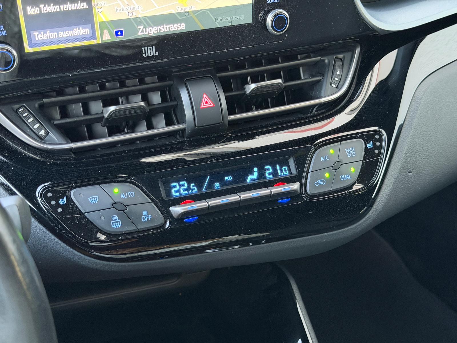 TOYOTA C-HR 2.0 HSD CVT Premium-image-15