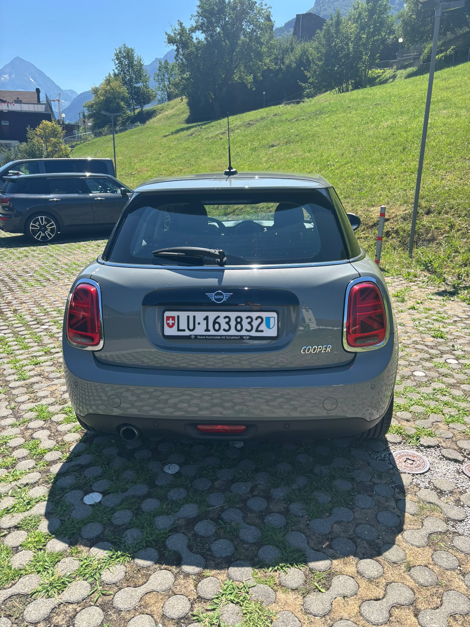 MINI 1.5i Cooper-image-2