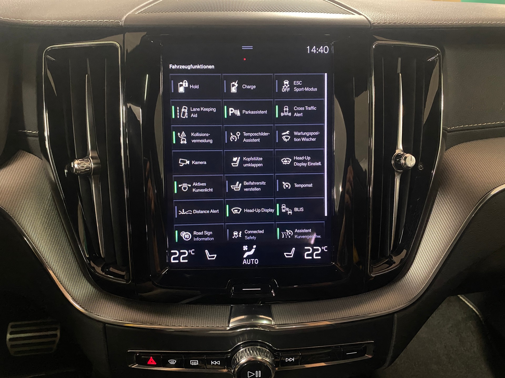 VOLVO XC60 2.0 T8 TE Polestar eAWD-image-11