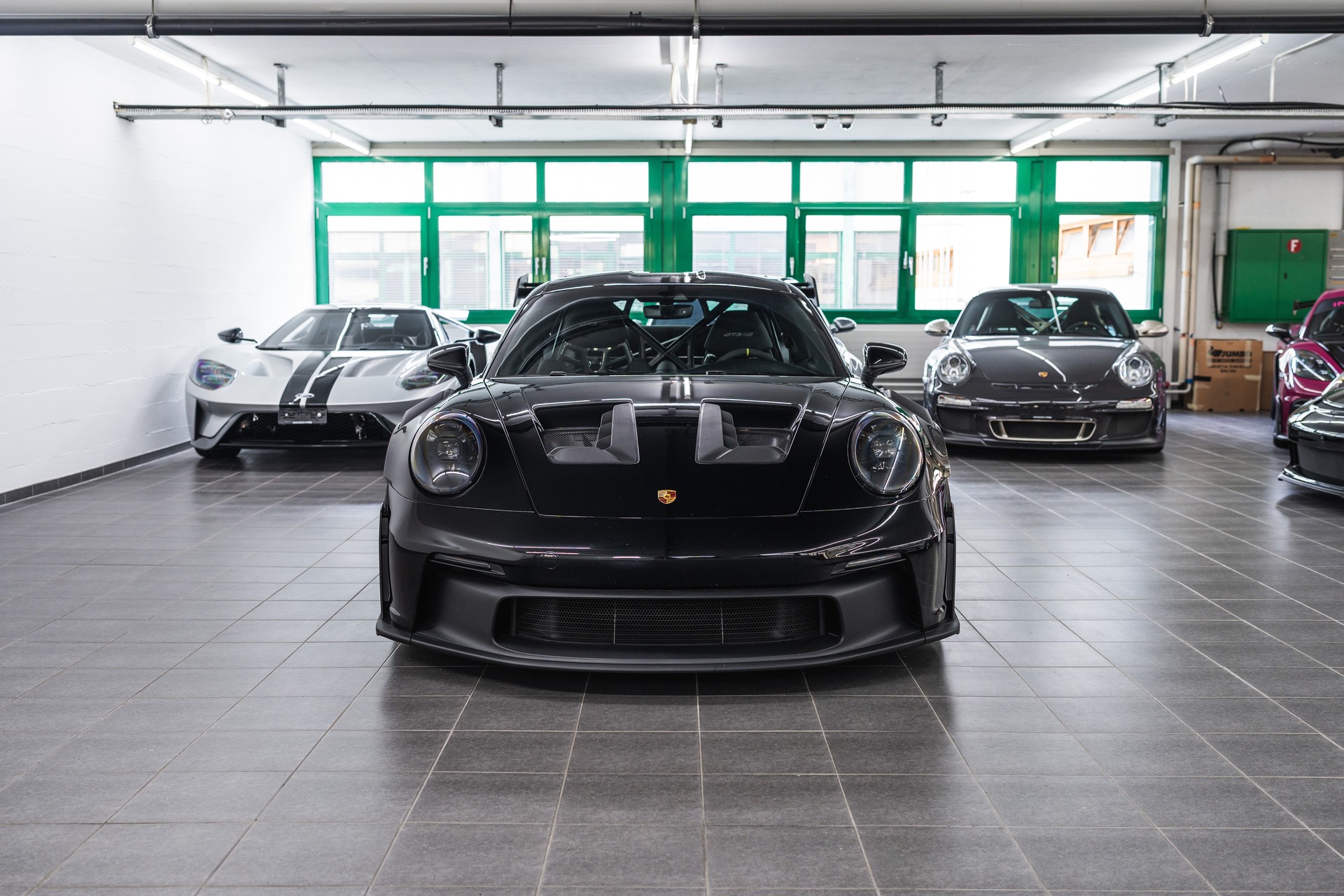 PORSCHE 911 GT3 RS-image-1