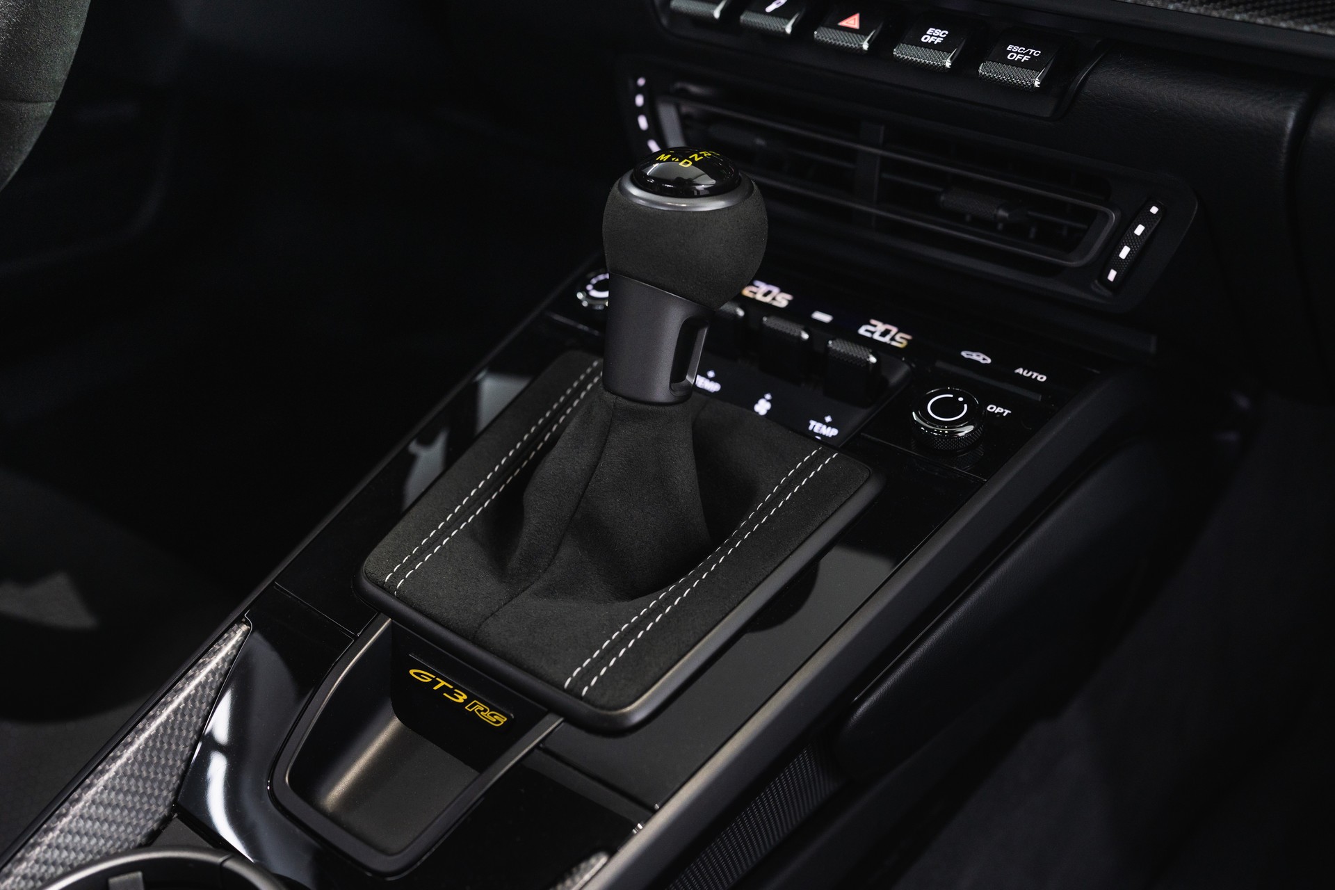 PORSCHE 911 GT3 RS-image-12