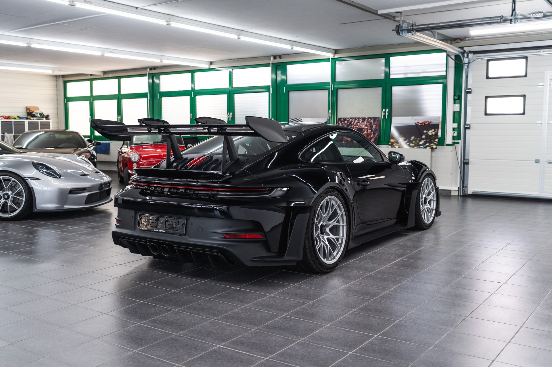 PORSCHE 911 GT3 RS-image-5