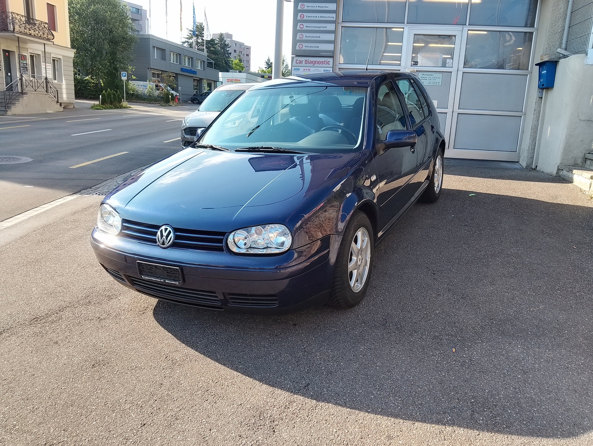 VW Golf 2.0 Trendline-image-1