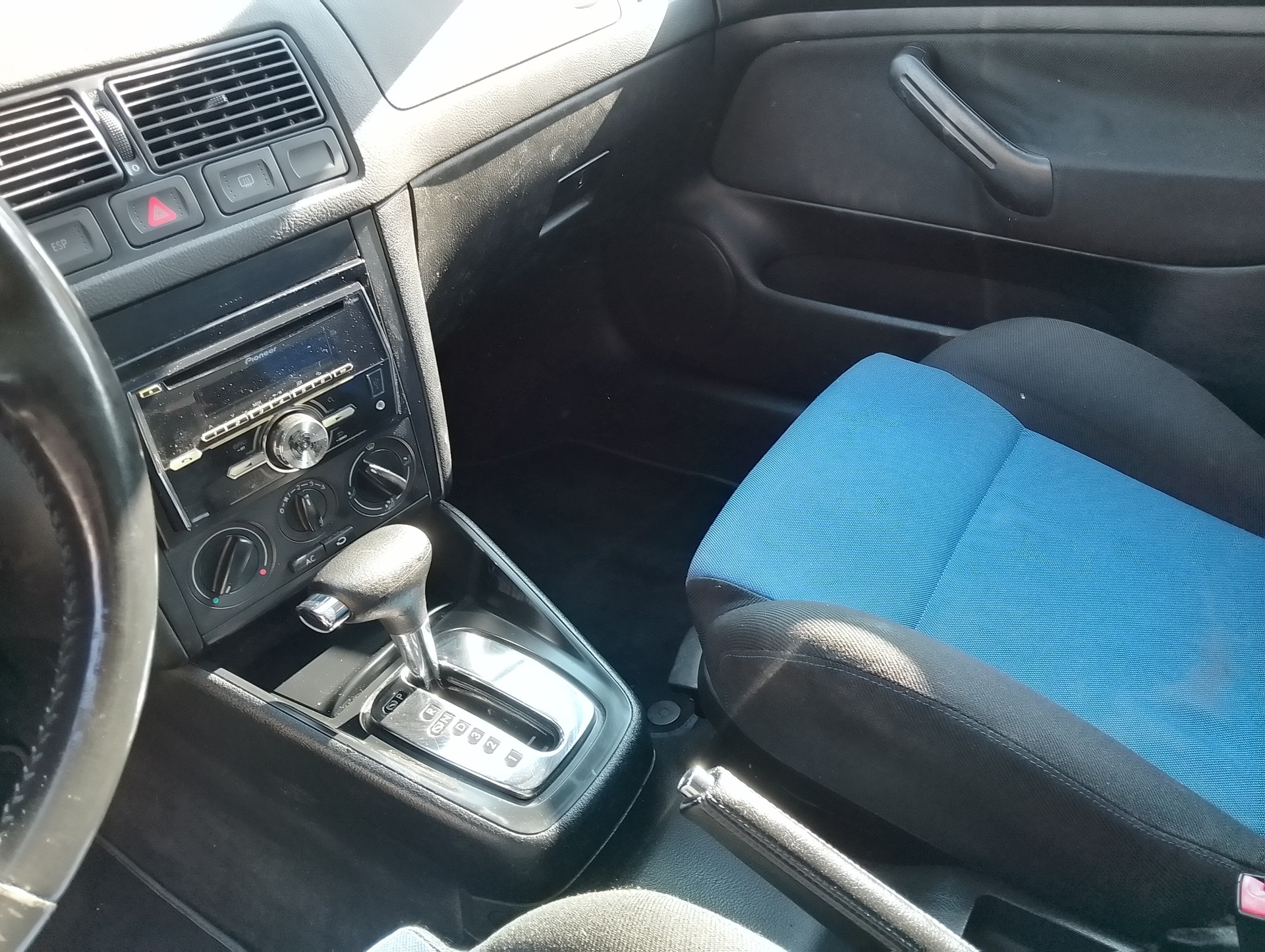VW Golf 2.0 Trendline-image-13