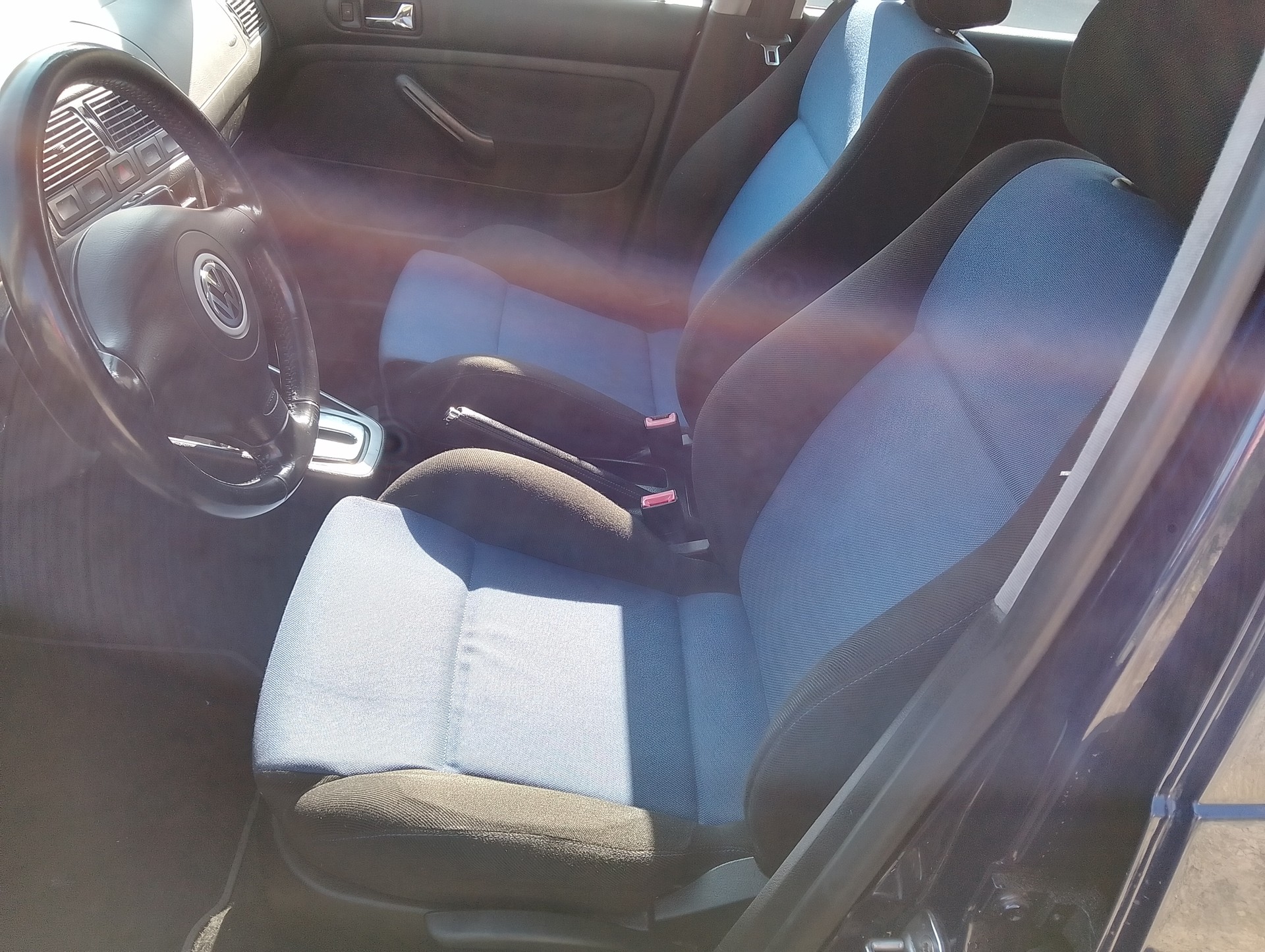 VW Golf 2.0 Trendline-image-12