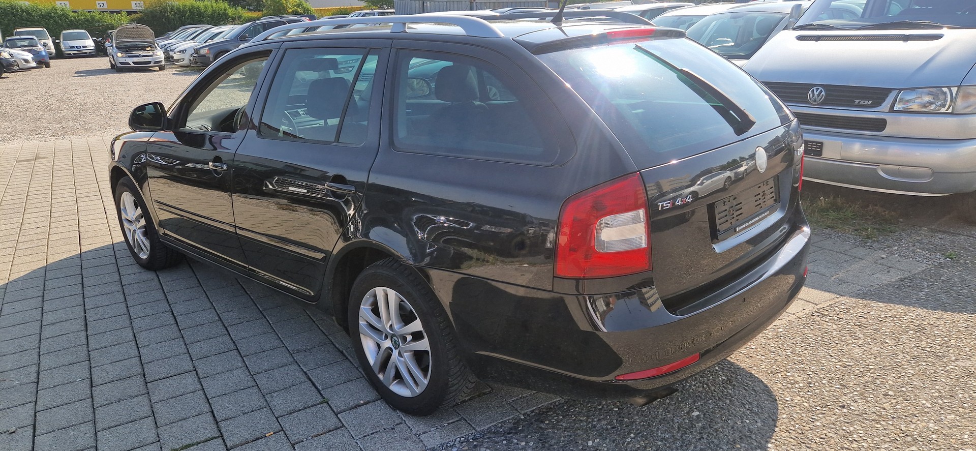SKODA Octavia Combi 1.8 TSI Adventure 4x4-image-4