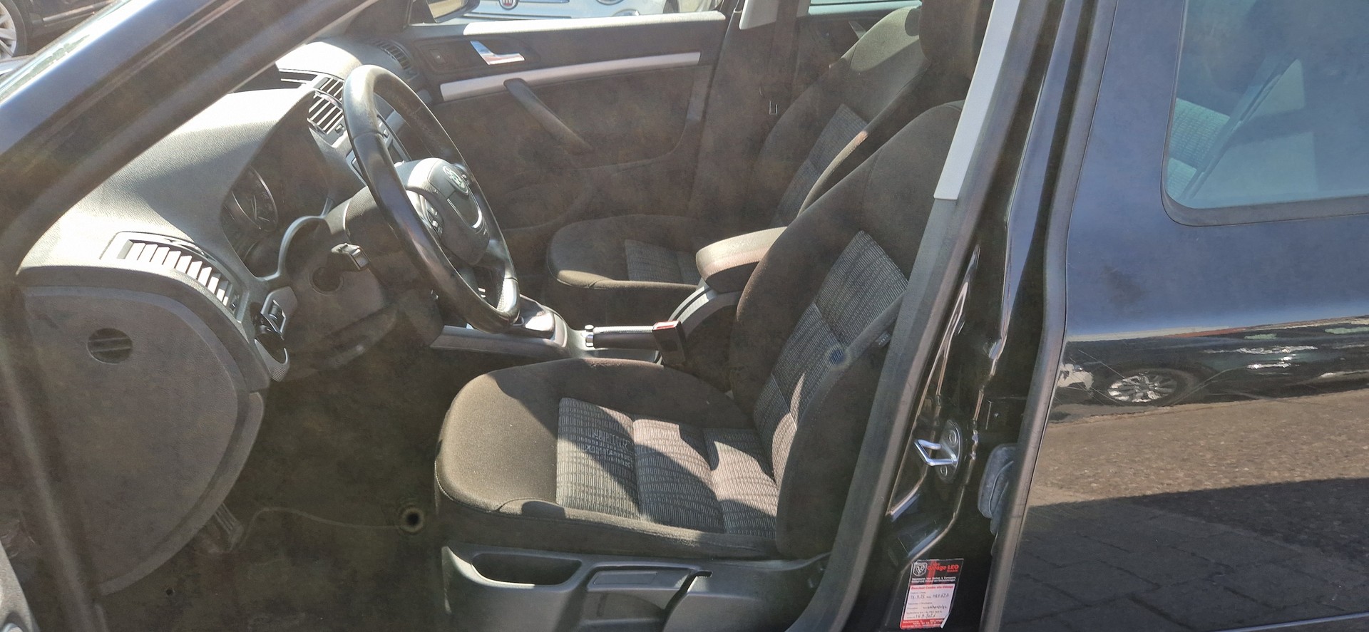 SKODA Octavia Combi 1.8 TSI Adventure 4x4-image-5