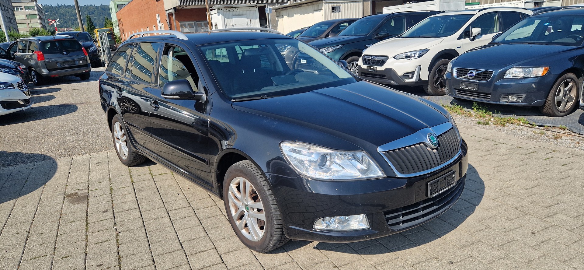 SKODA Octavia Combi 1.8 TSI Adventure 4x4-image-2
