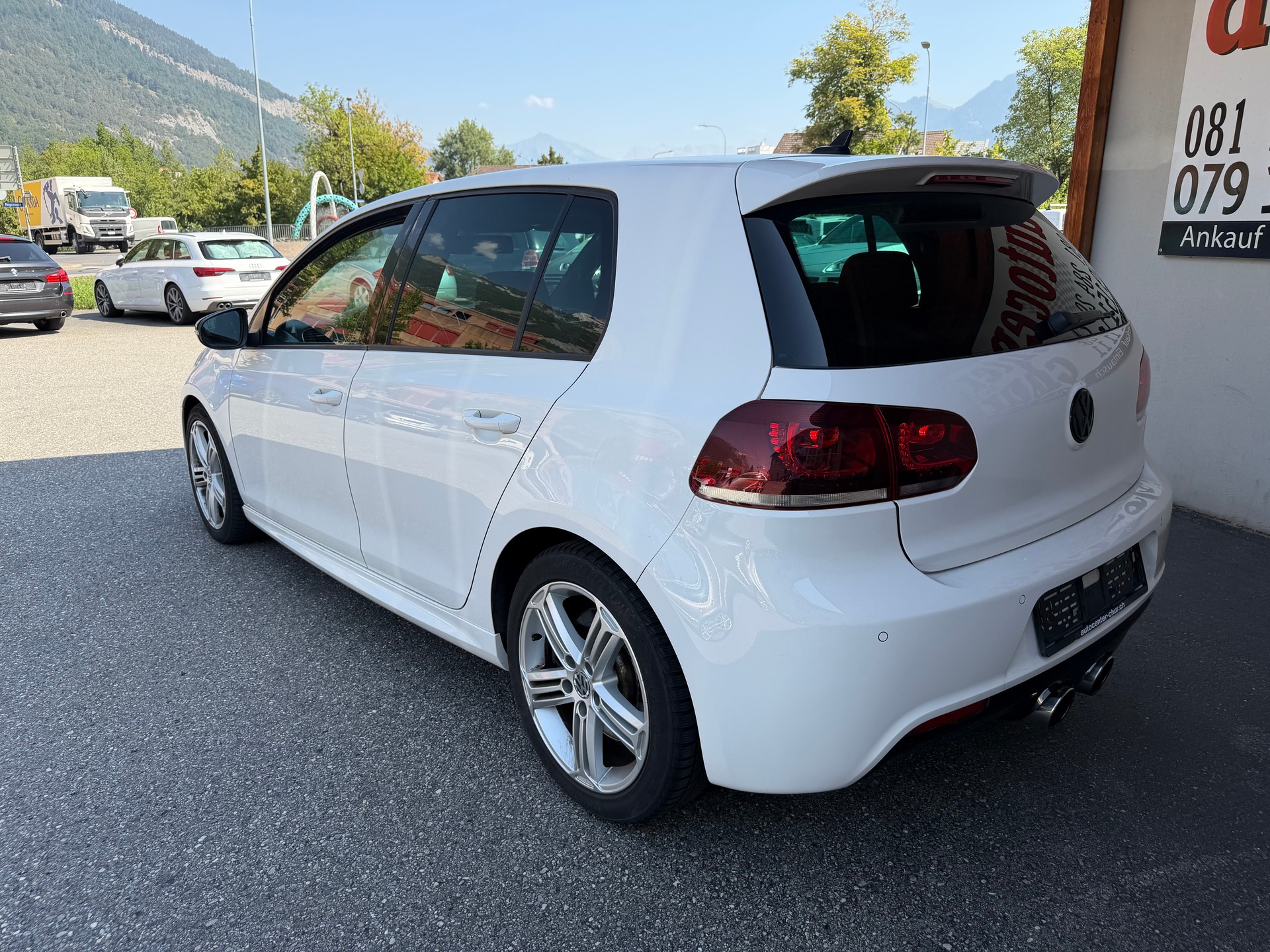 VW Golf 2.0 TSI R 4Motion DSG-image-9