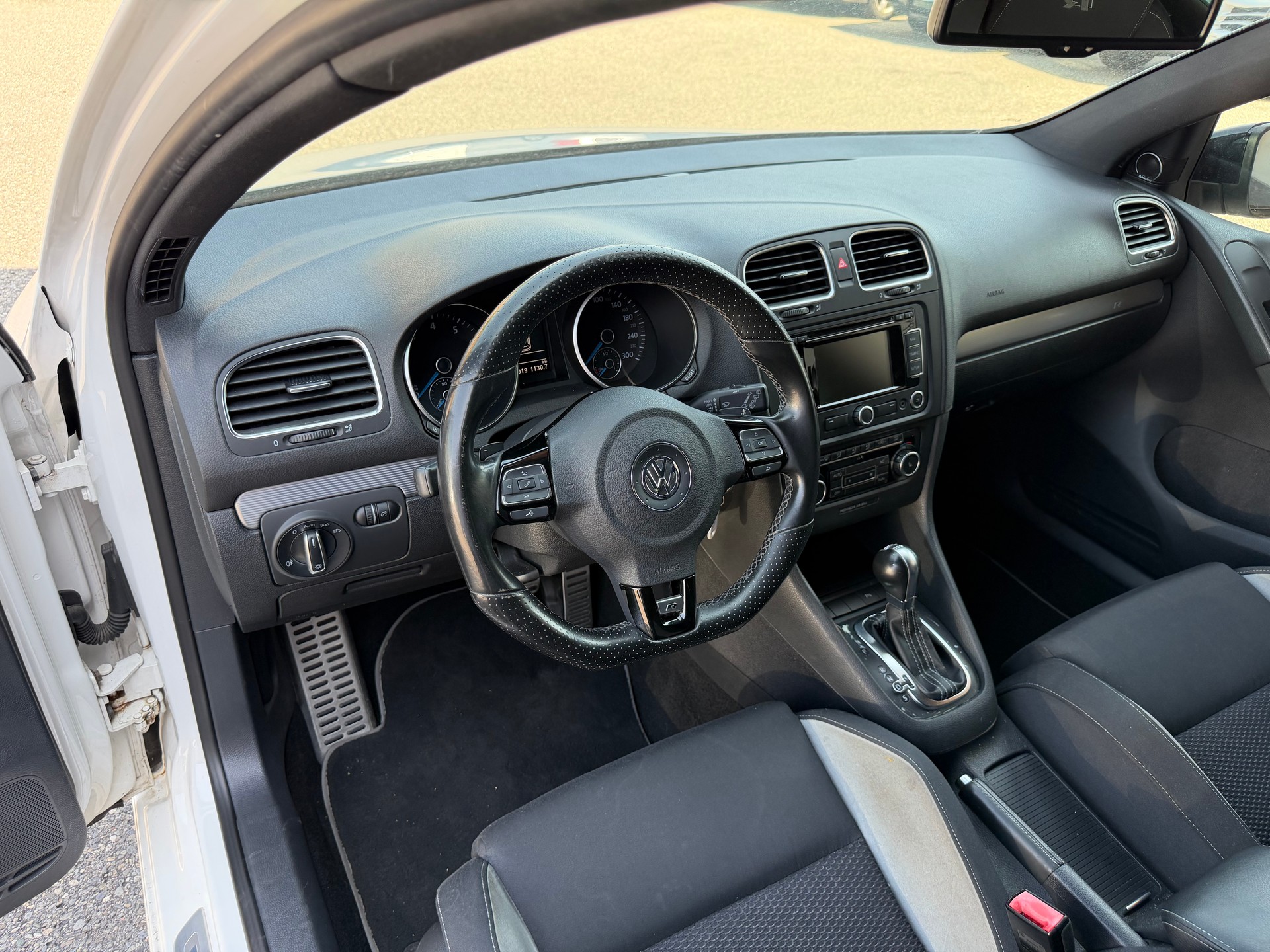 VW Golf 2.0 TSI R 4Motion DSG-image-12
