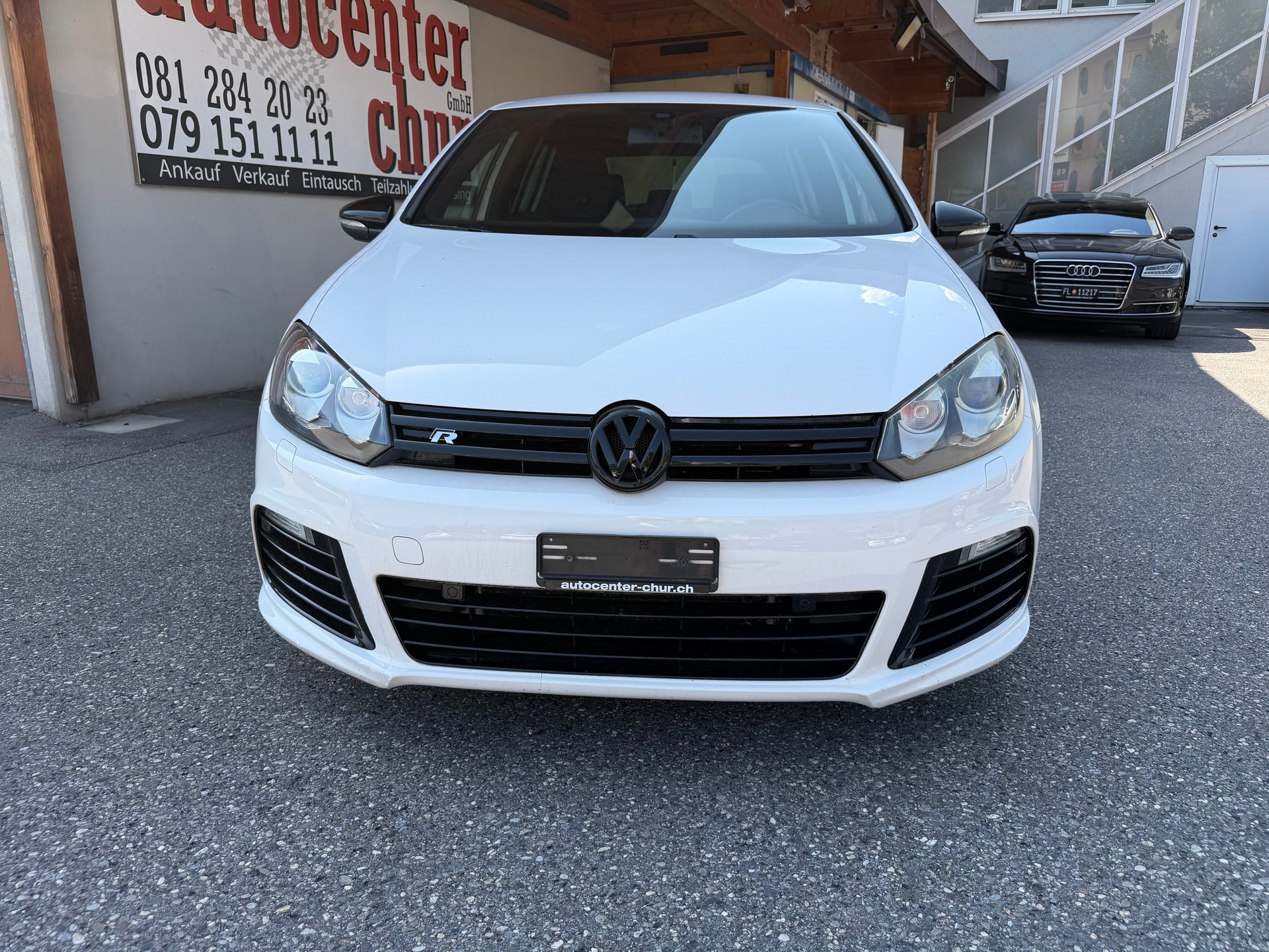 VW Golf 2.0 TSI R 4Motion DSG-image-1