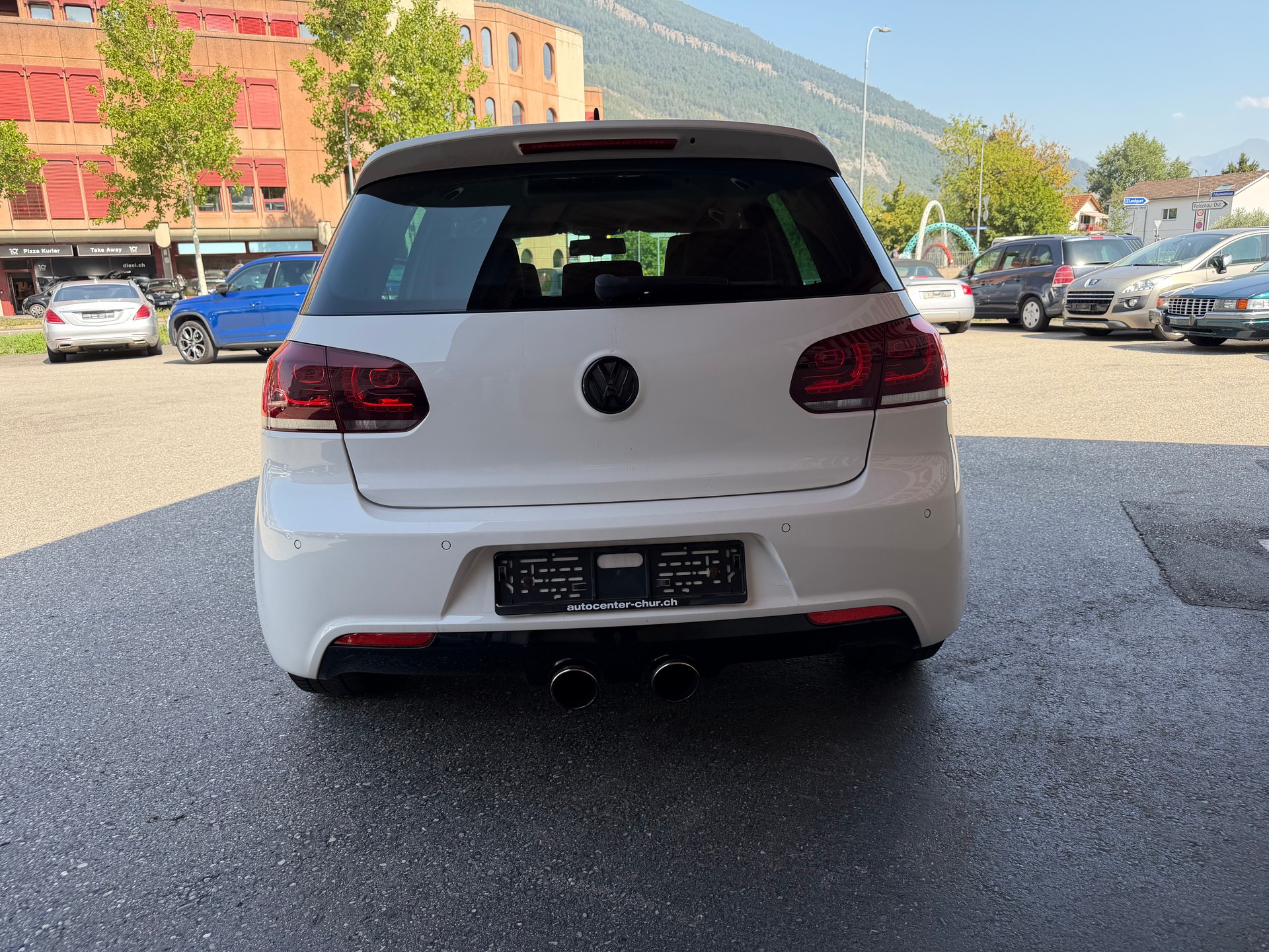 VW Golf 2.0 TSI R 4Motion DSG-image-10