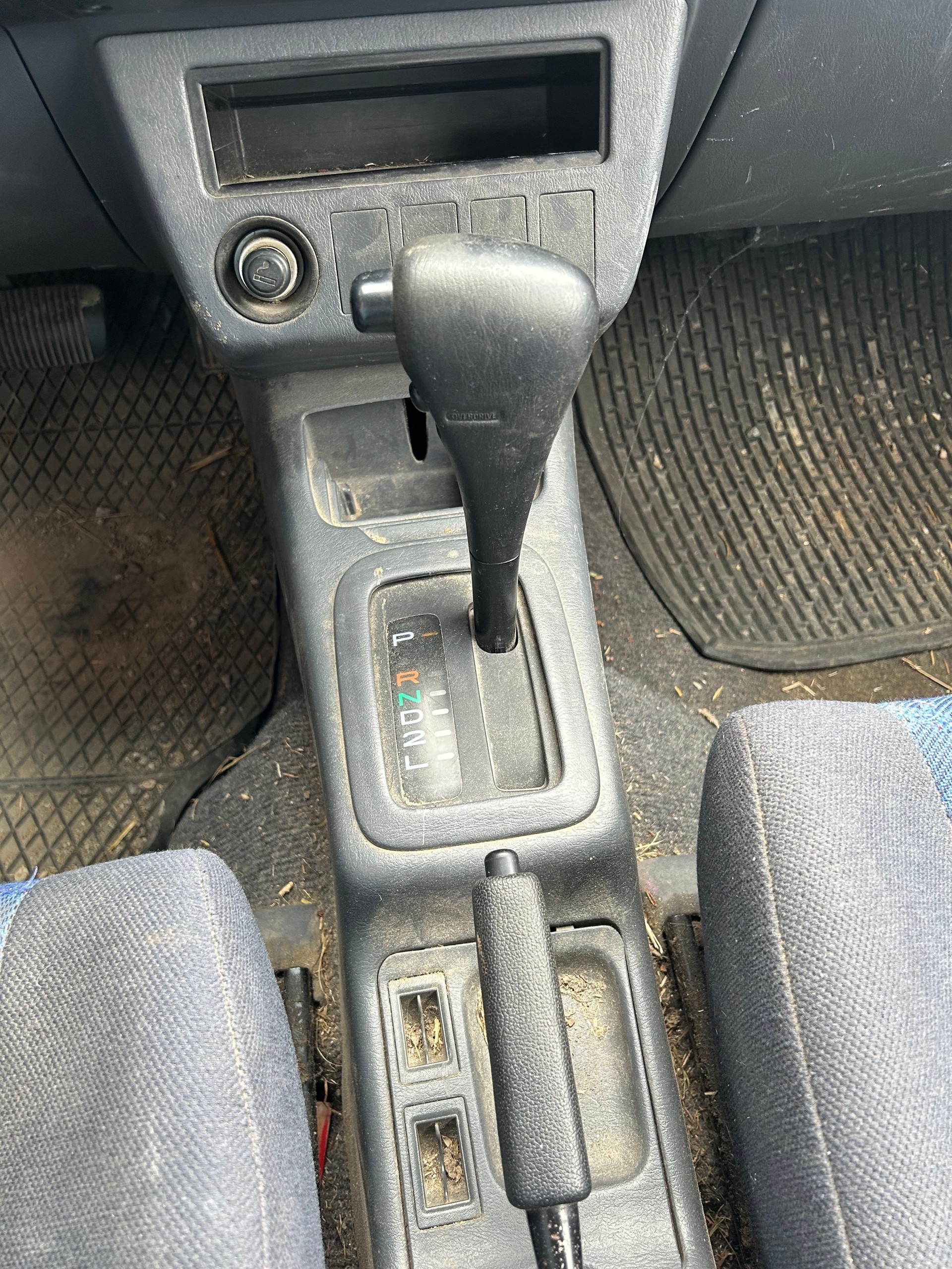 TOYOTA RAV-4-image-9