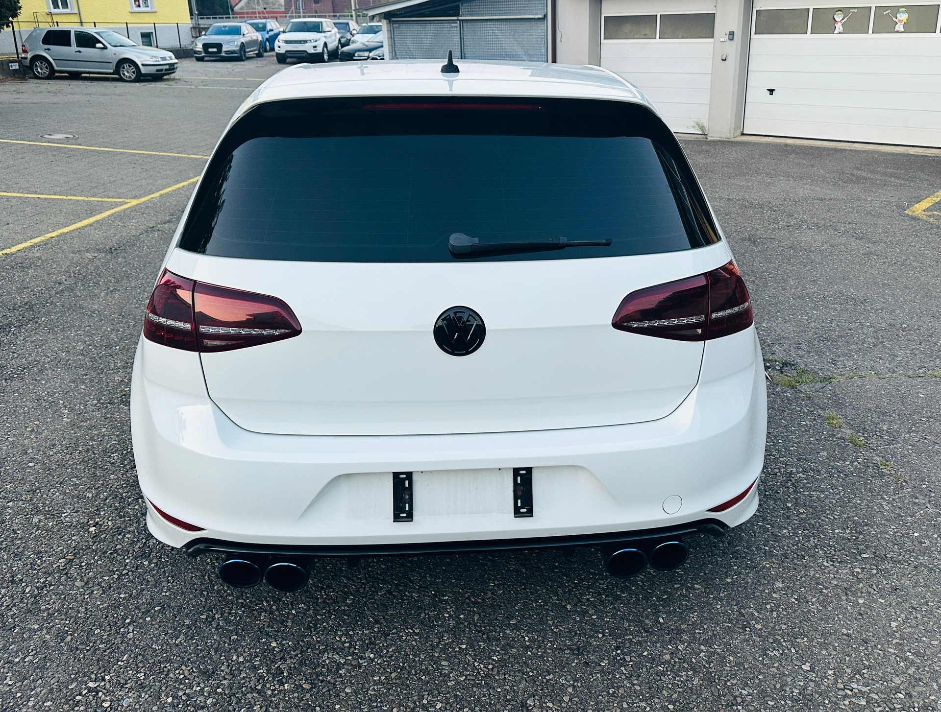 VW Golf 2.0 TSI R 4Motion DSG-image-11