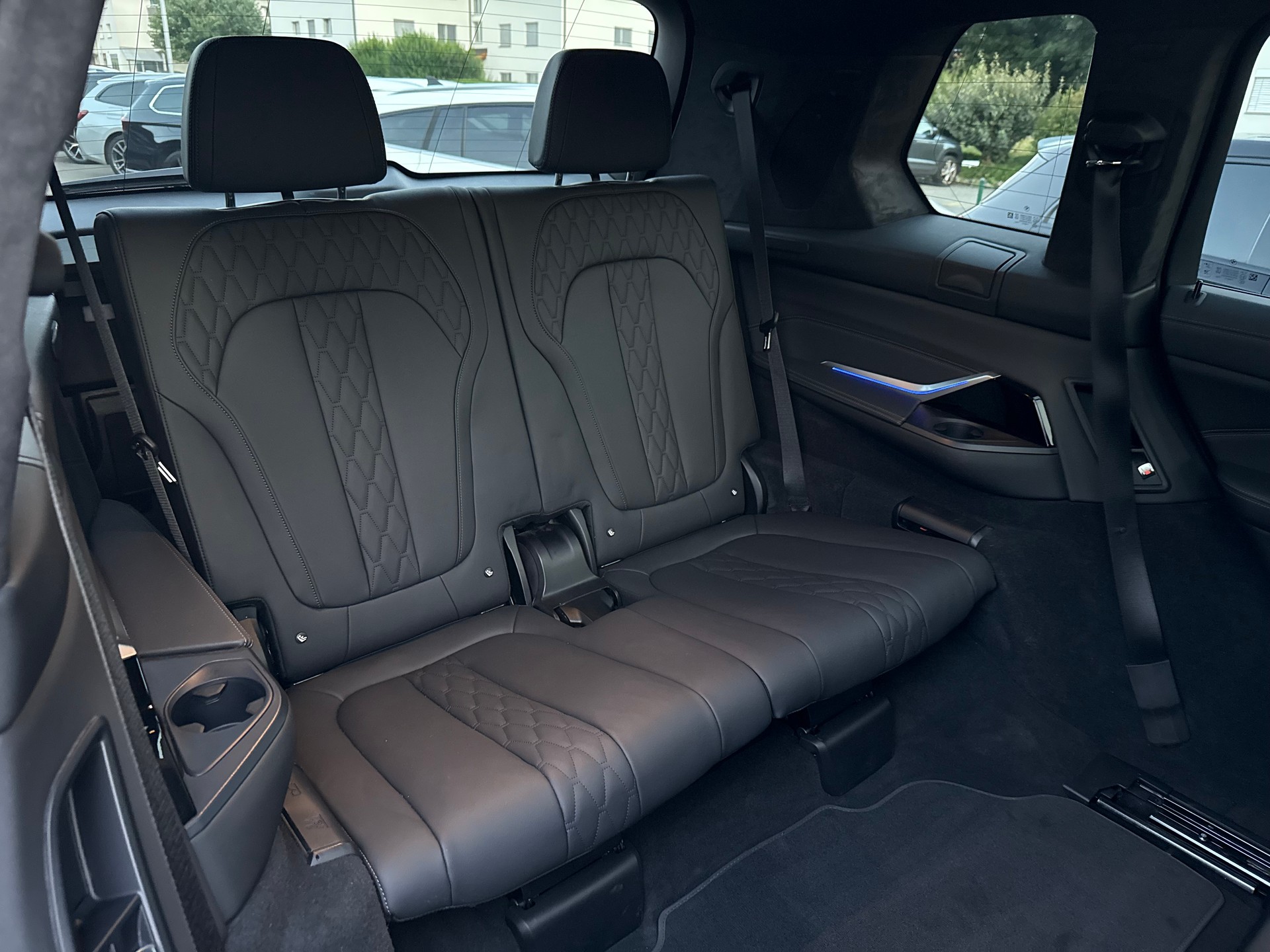 BMW X7 M50i-image-17