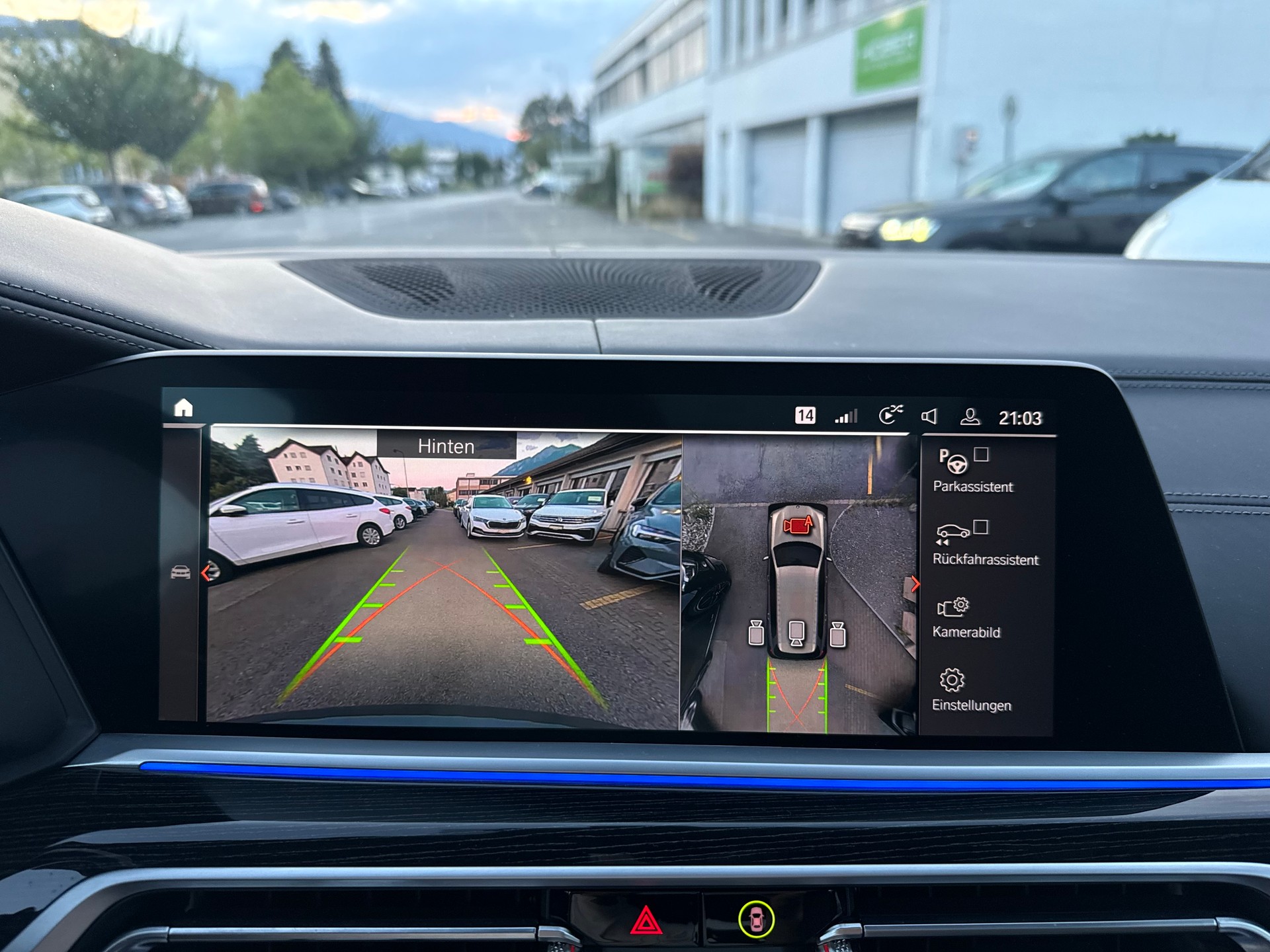 BMW X7 M50i-image-27