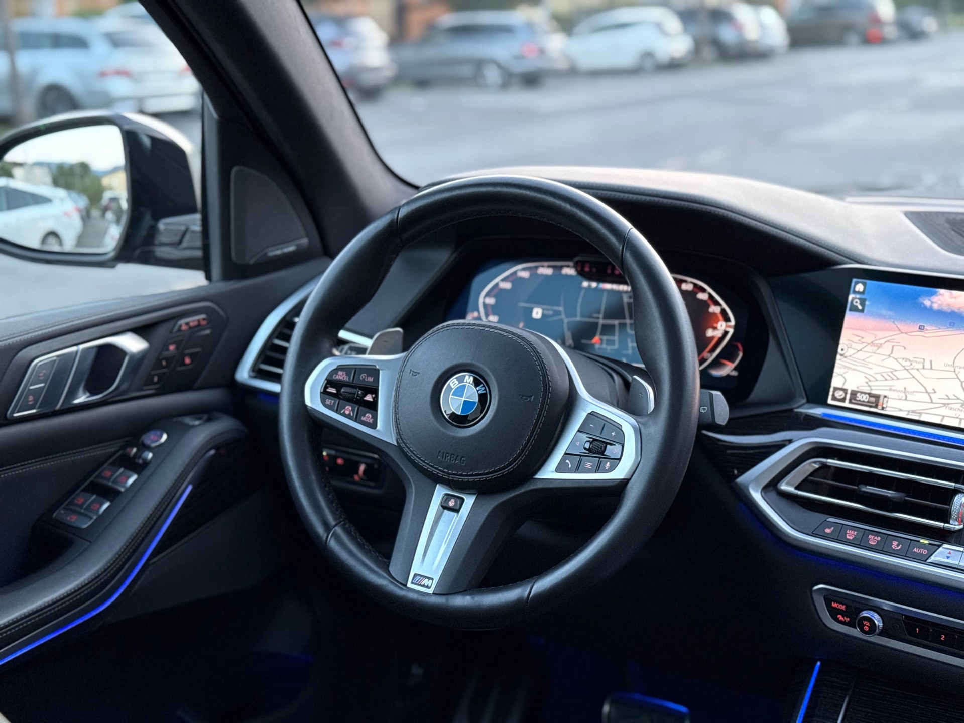 BMW X7 M50i-image-21