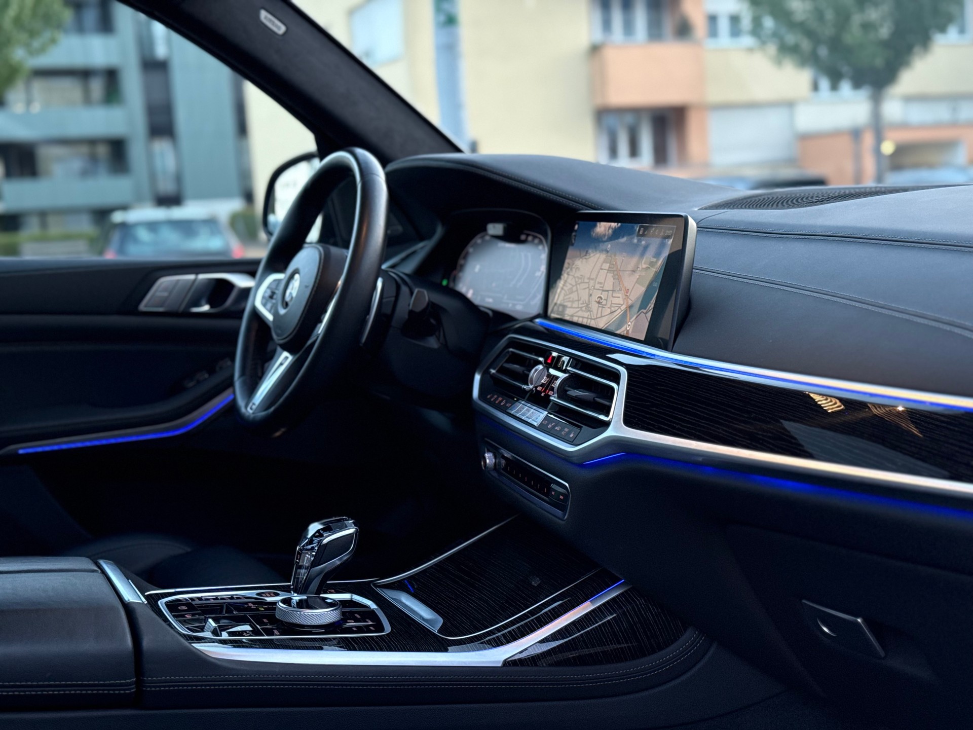 BMW X7 M50i-image-22