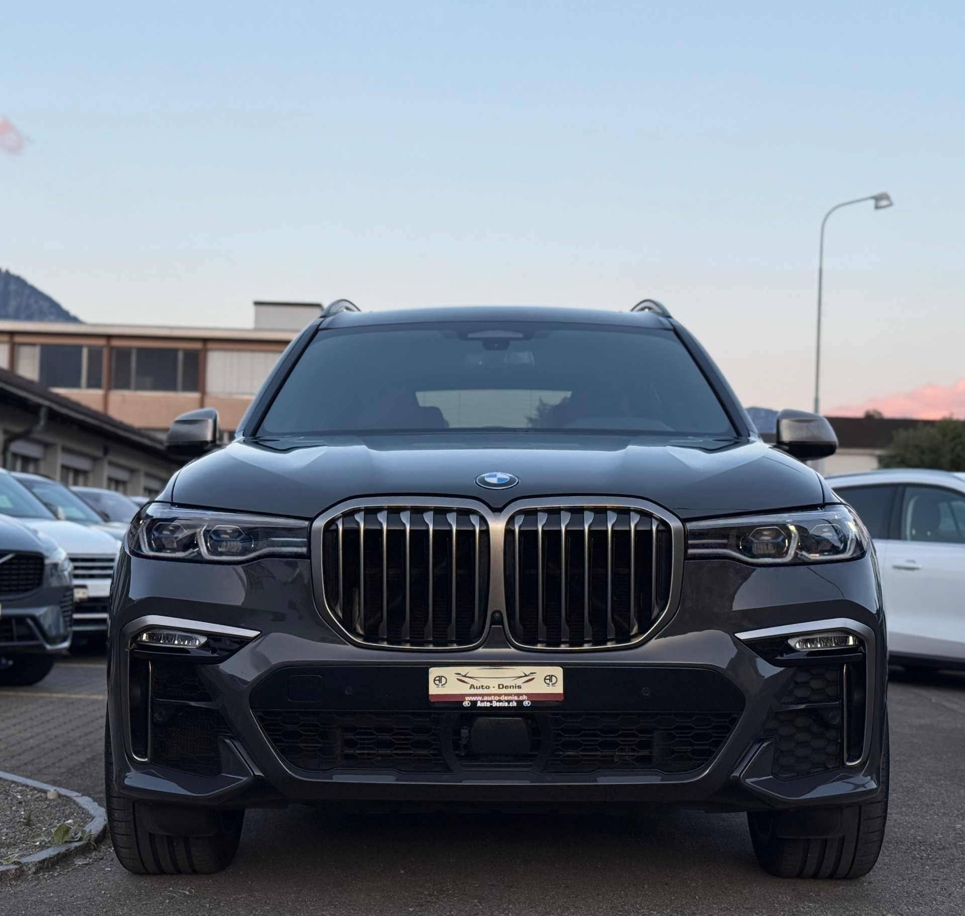 BMW X7 M50i-image-2