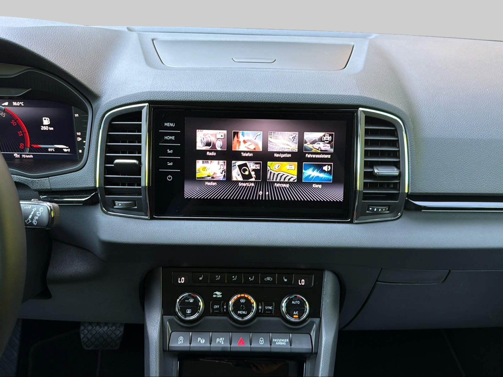 SKODA Karoq 2.0 TDI CR Style 4x4 DSG-image-9