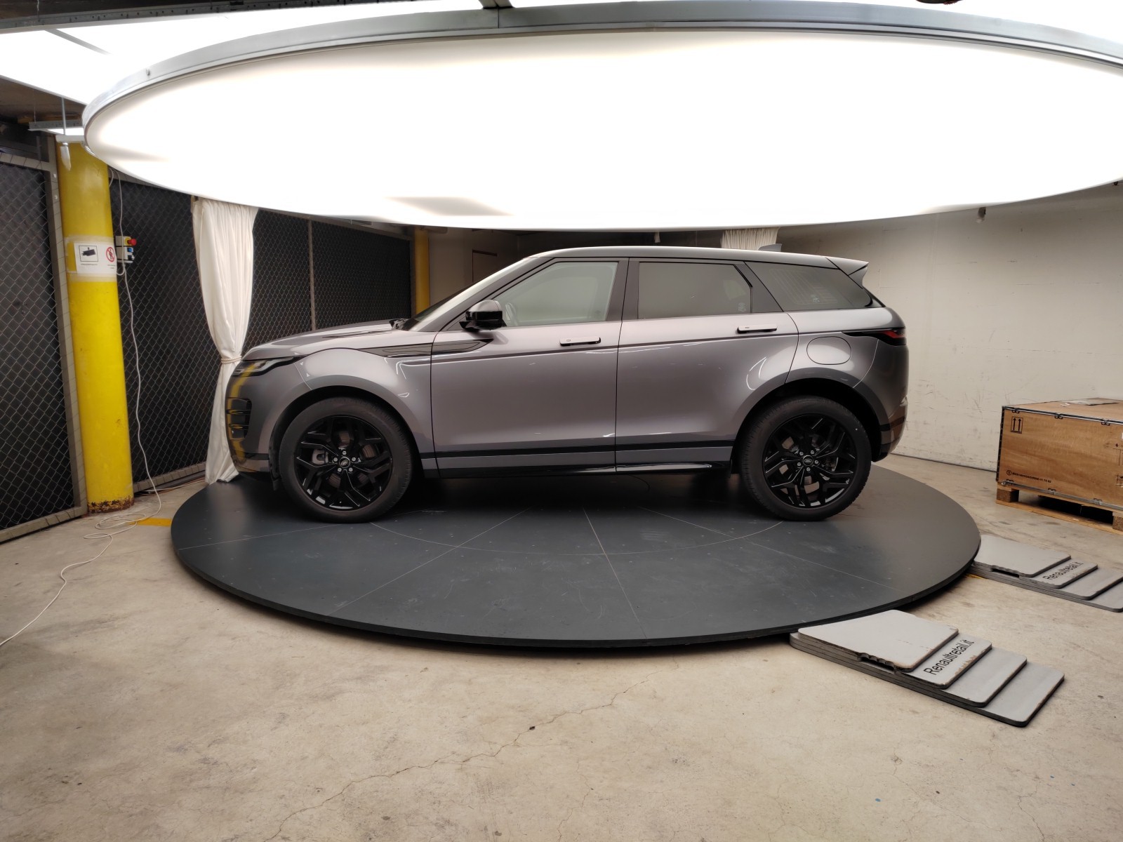 LAND ROVER Range Rover Evoque P 300e HSE AT8-image-1