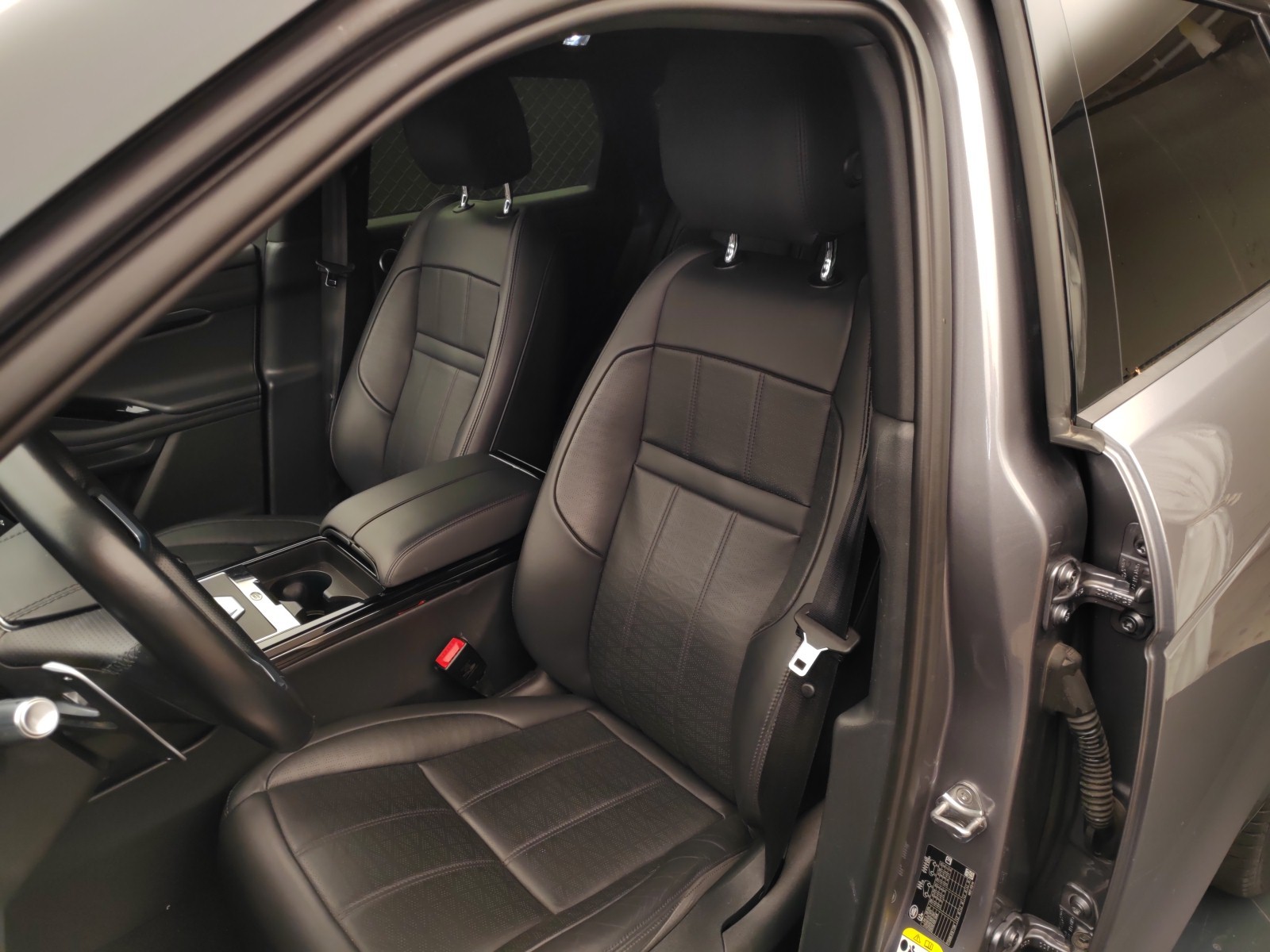 LAND ROVER Range Rover Evoque P 300e HSE AT8-image-5