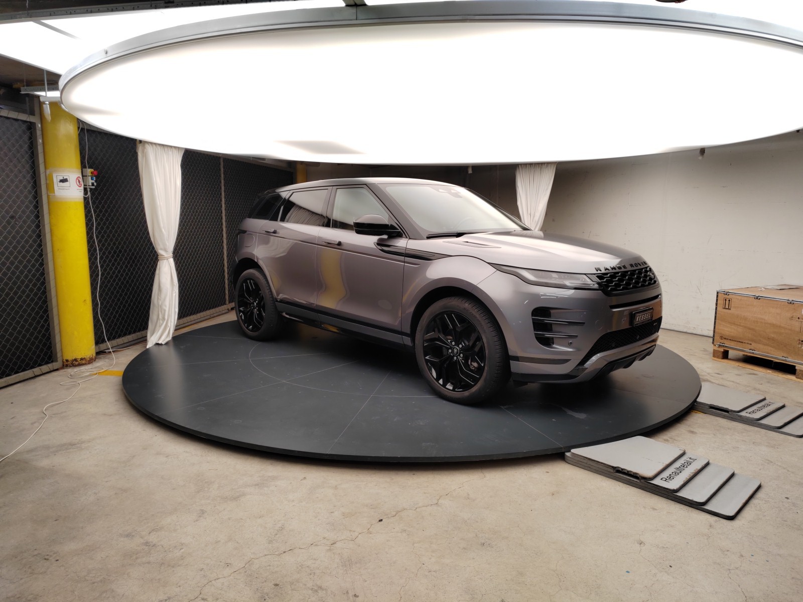 LAND ROVER Range Rover Evoque P 300e HSE AT8