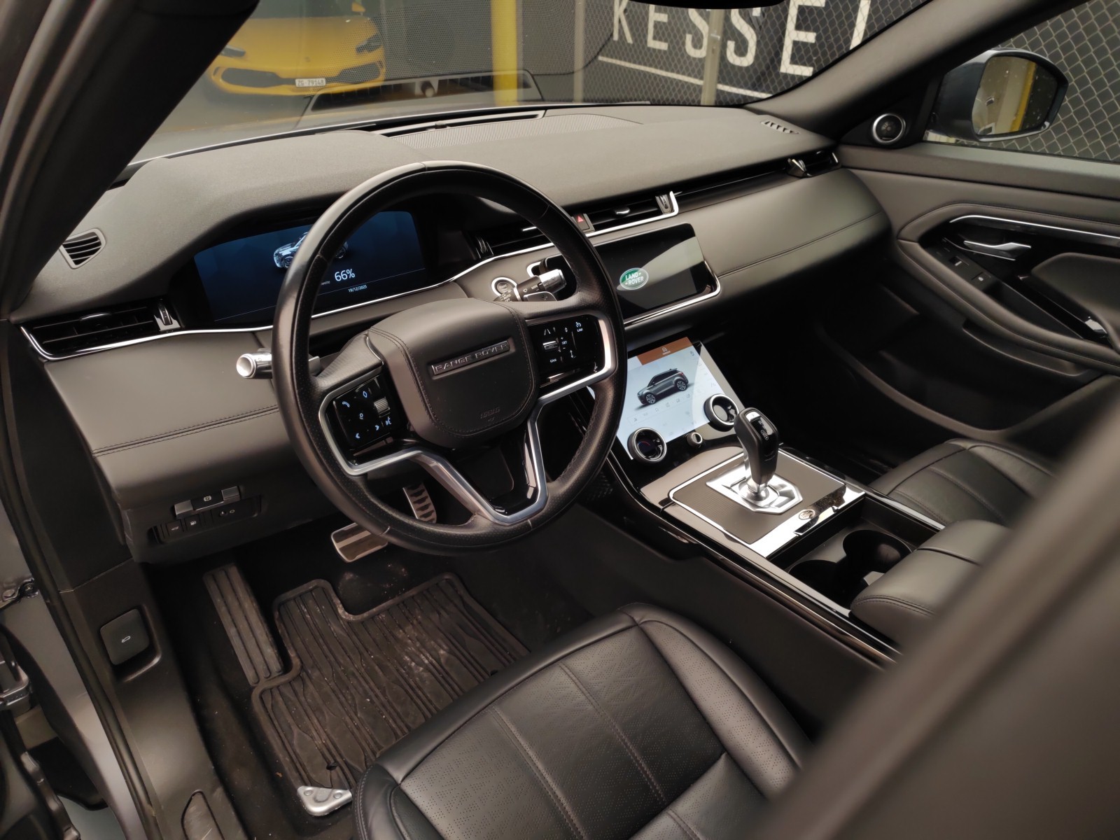 LAND ROVER Range Rover Evoque P 300e HSE AT8-image-4