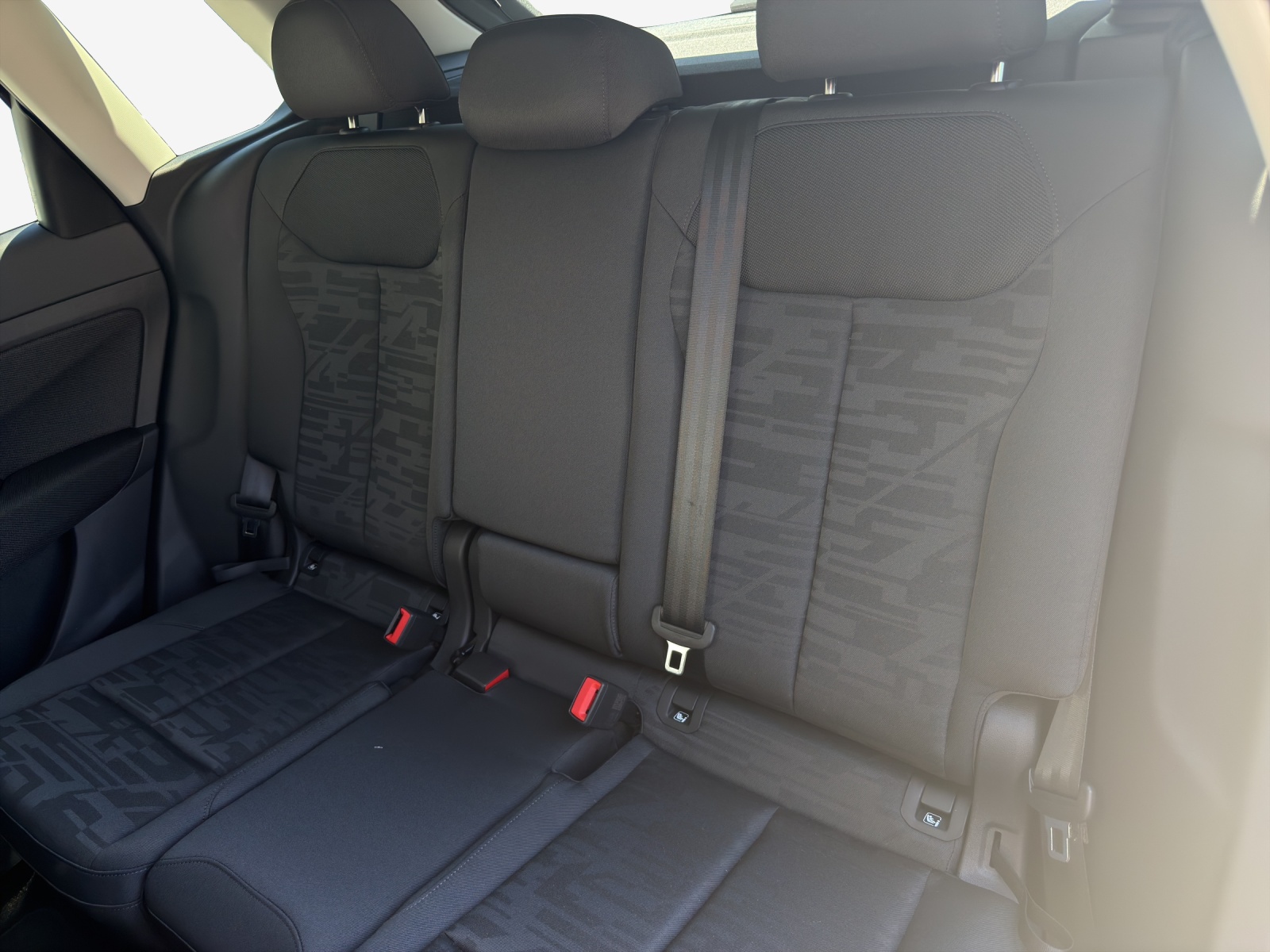 AUDI Q3 SUV 110 kW TFSI S tronic-image-11
