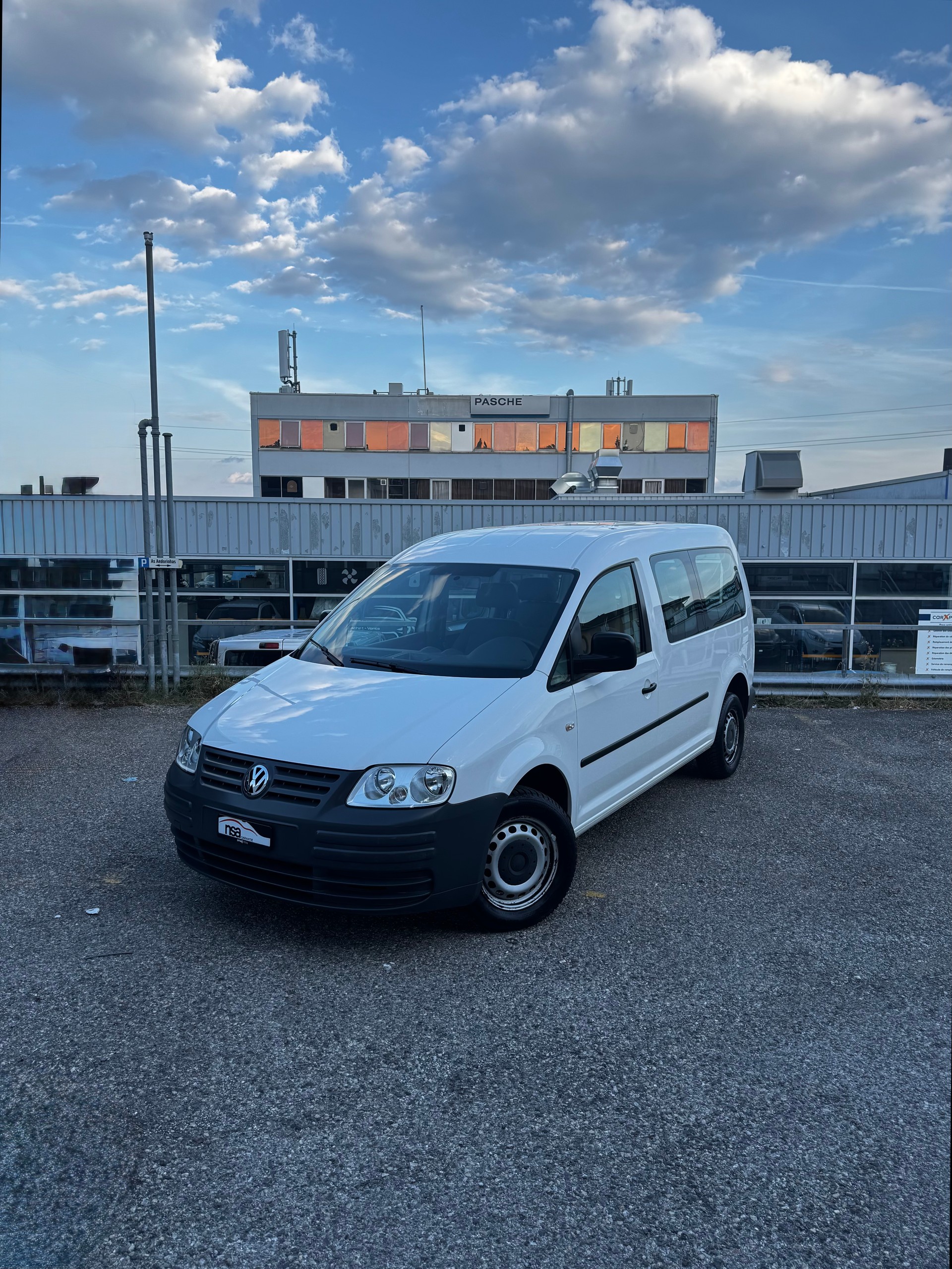 VW Caddy Maxi 1.9TDI-image-0