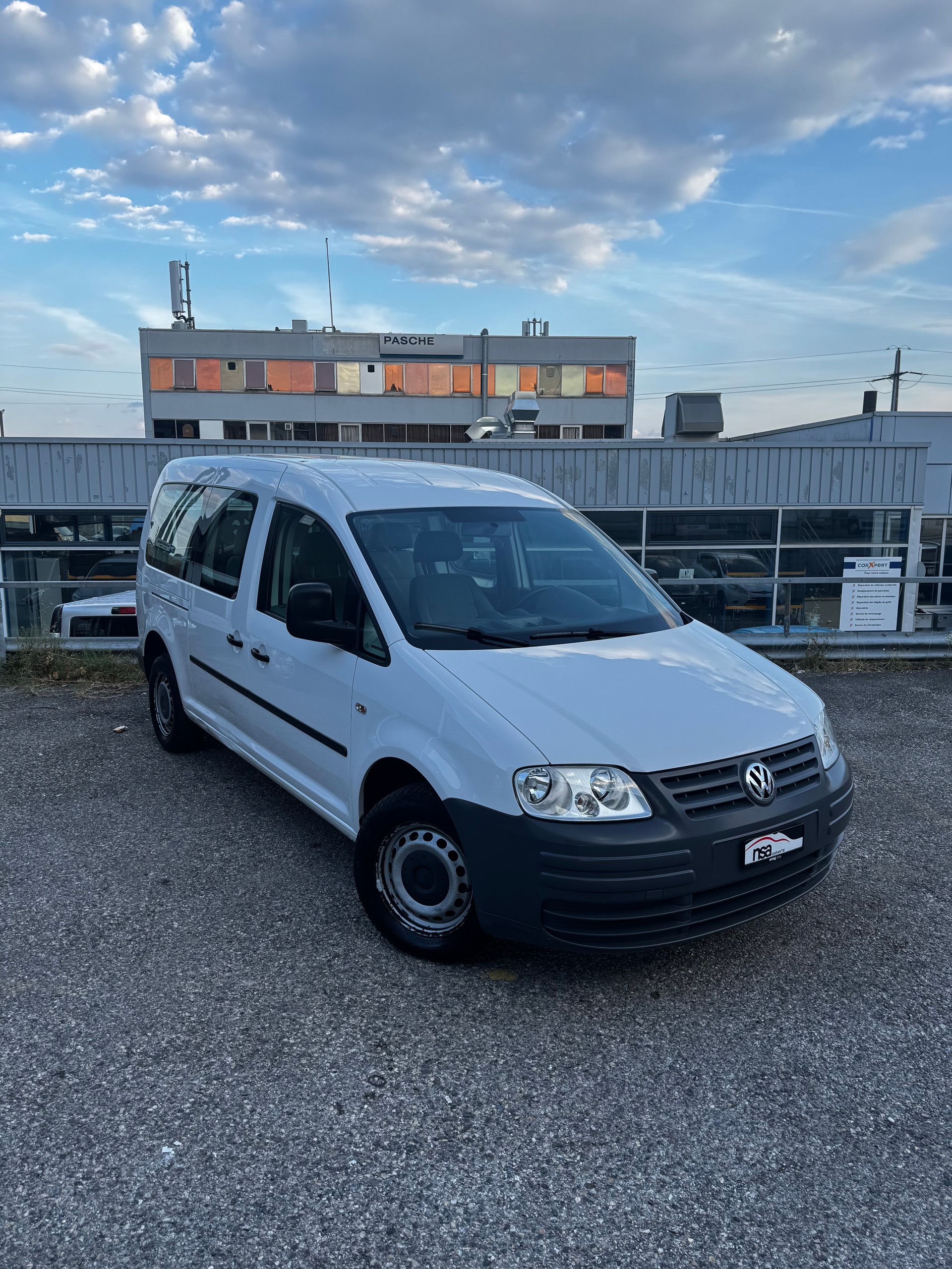 VW Caddy Maxi 1.9TDI-image-2