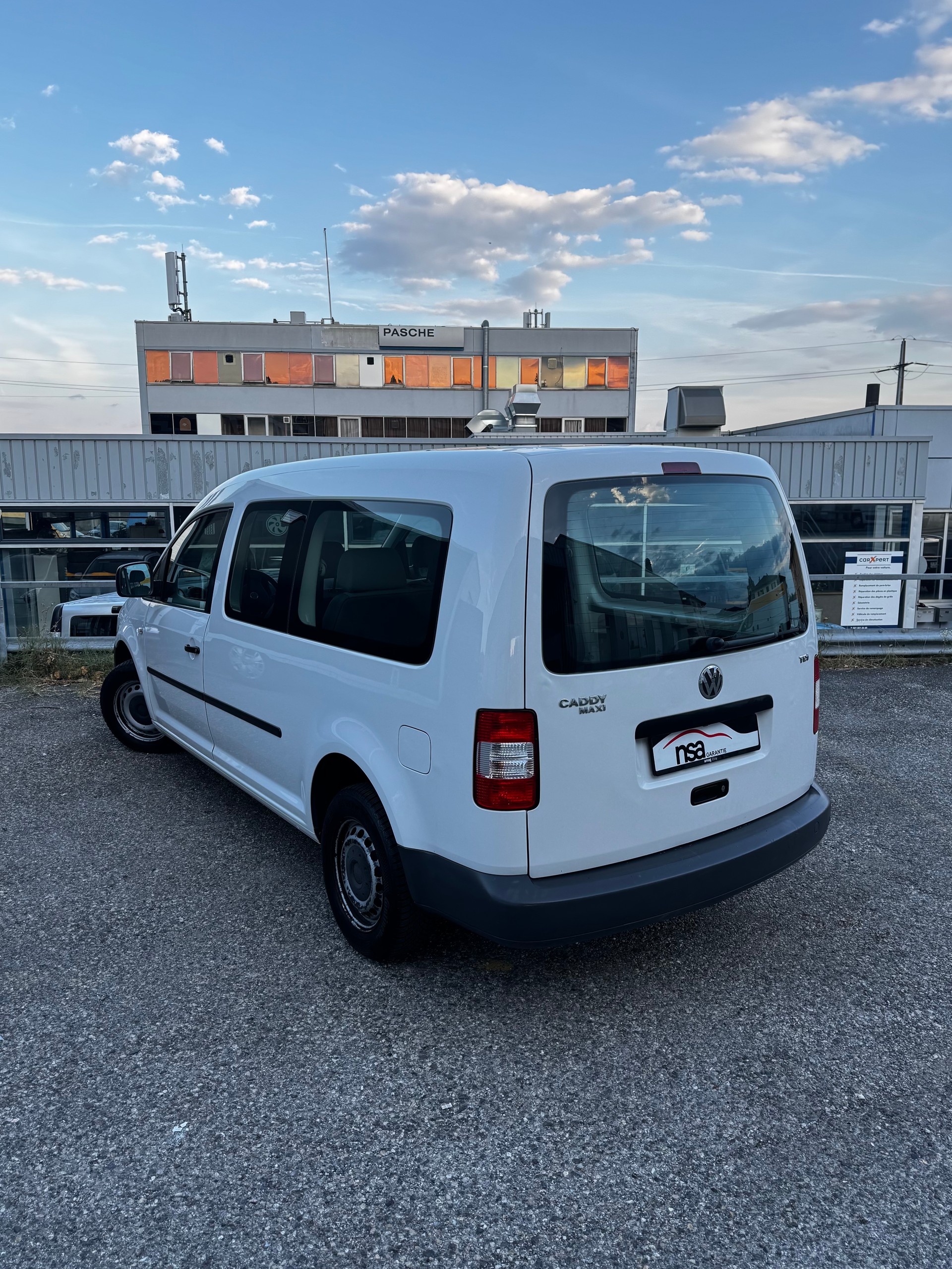 VW Caddy Maxi 1.9TDI-image-3