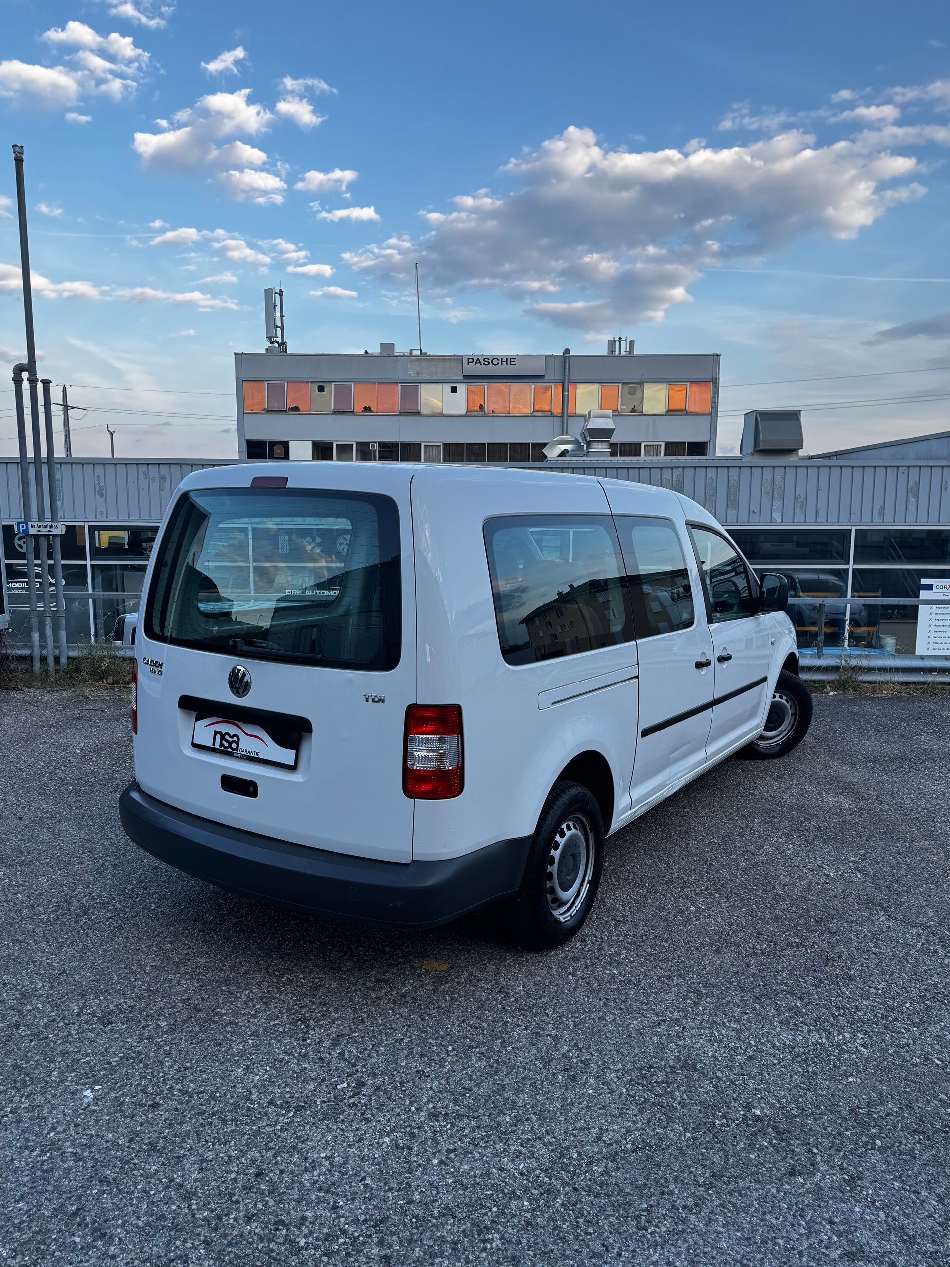 VW Caddy Maxi 1.9TDI-image-1