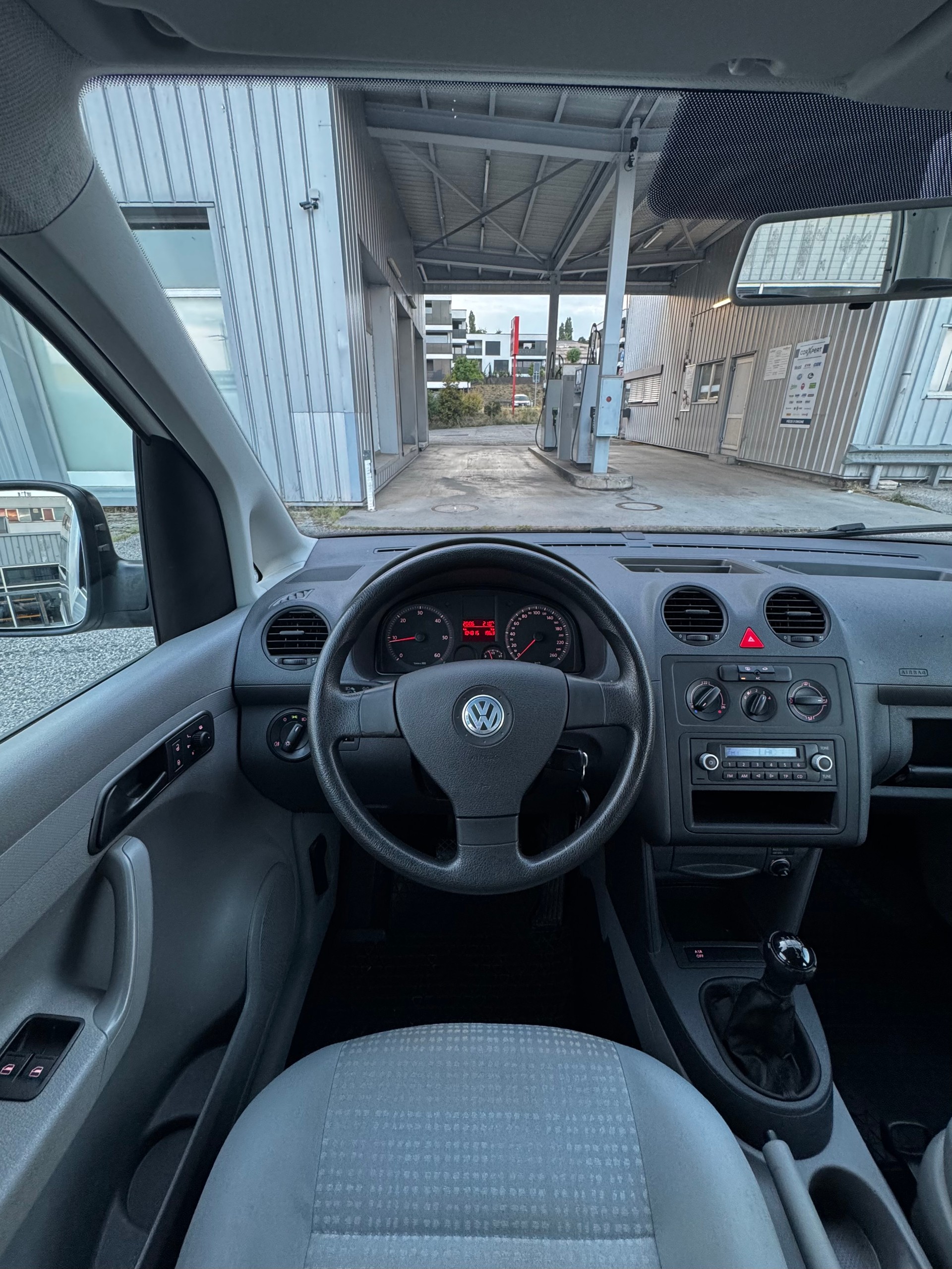 VW Caddy Maxi 1.9TDI-image-10