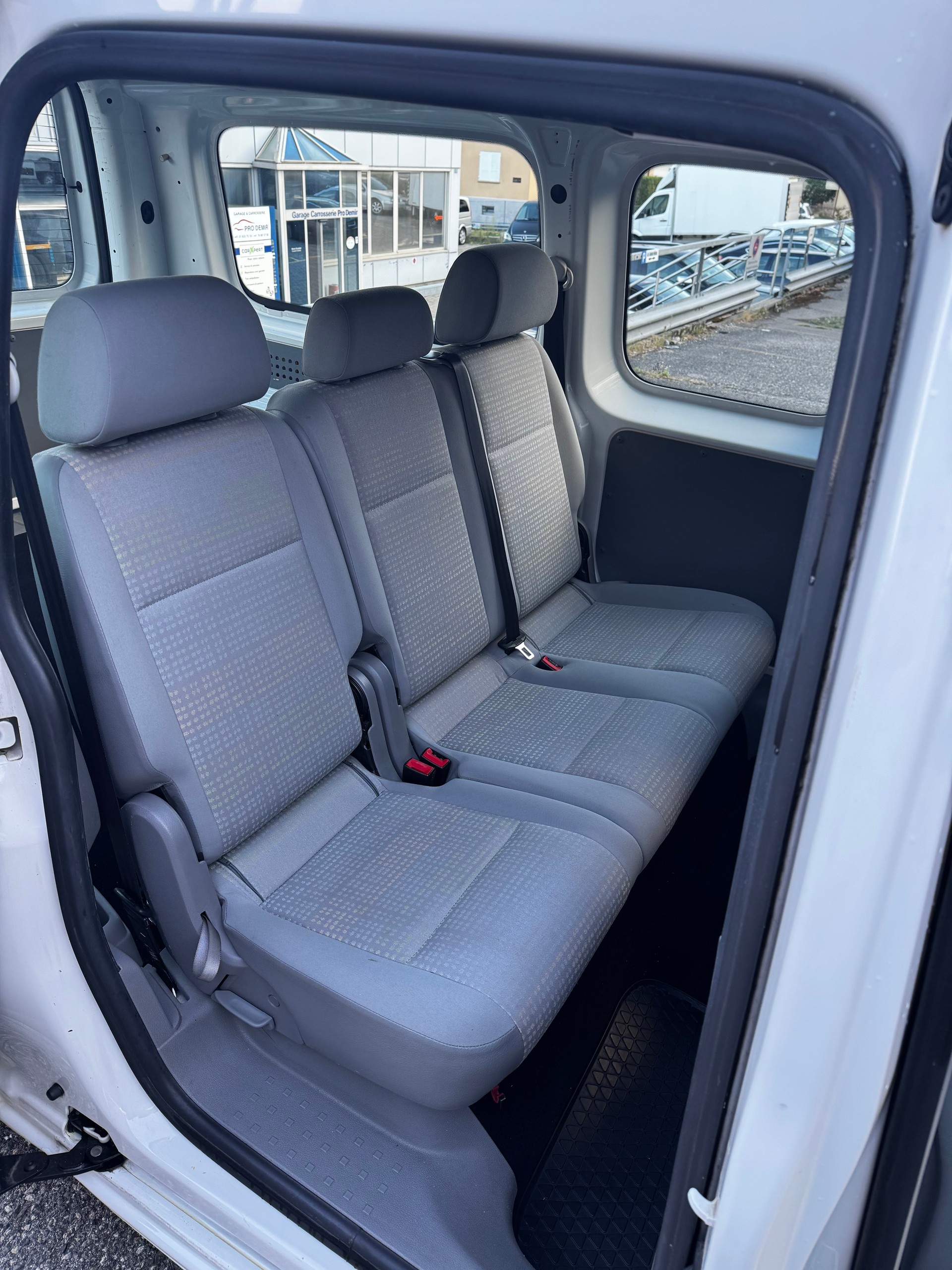 VW Caddy Maxi 1.9TDI-image-7