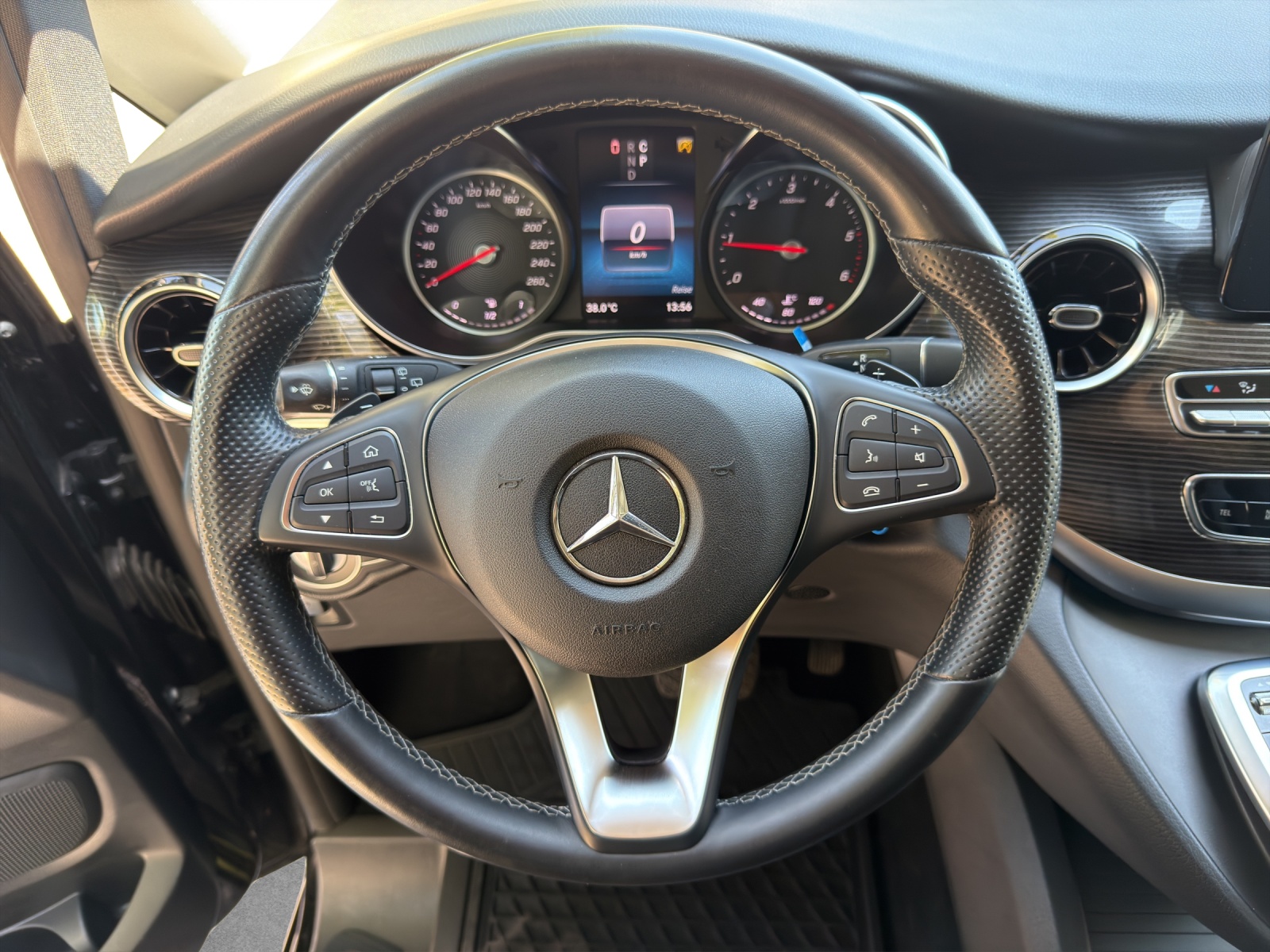 MERCEDES-BENZ V 250 d Avantgarde L 4M-image-10