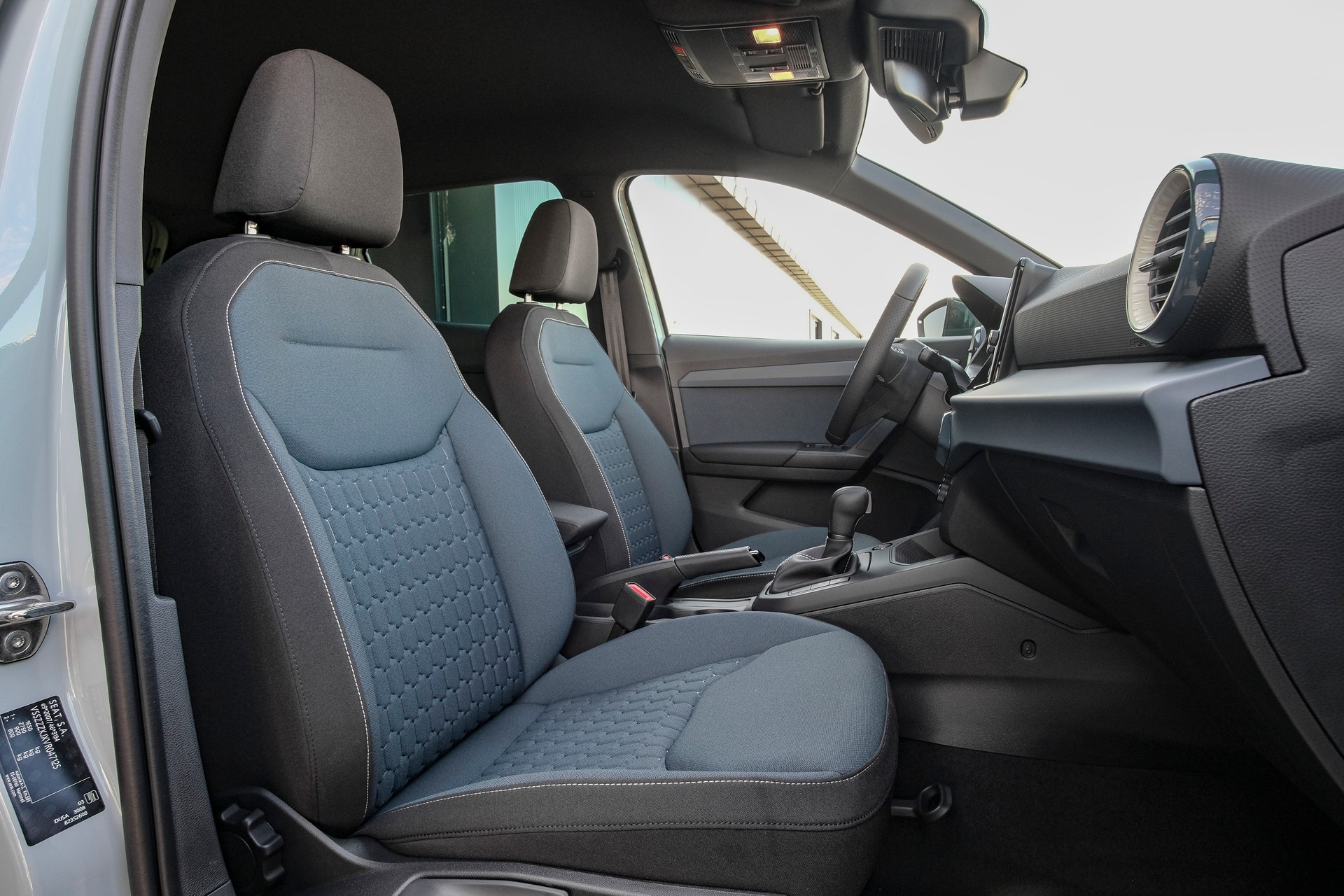 SEAT Arona 1.0 TSI Eco Style DSG-image-10
