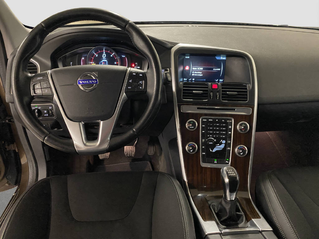VOLVO XC60 2.0 D4 Momentum S/S-image-9
