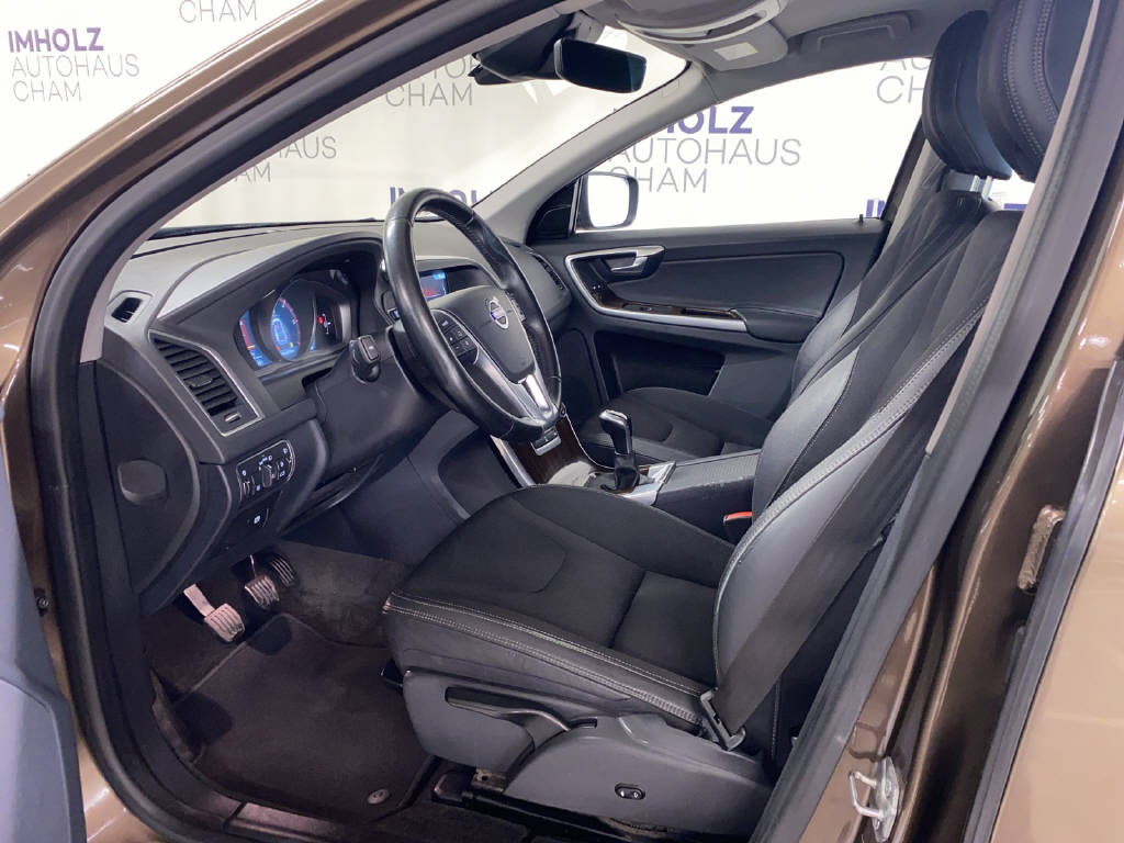 VOLVO XC60 2.0 D4 Momentum S/S-image-16