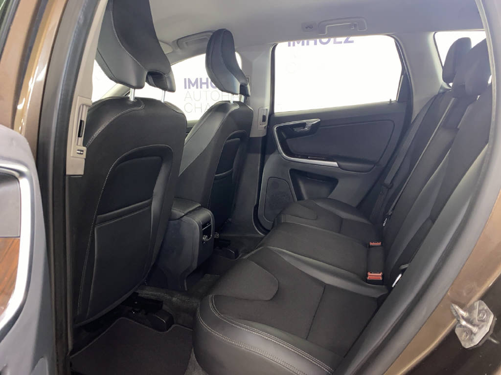 VOLVO XC60 2.0 D4 Momentum S/S-image-15