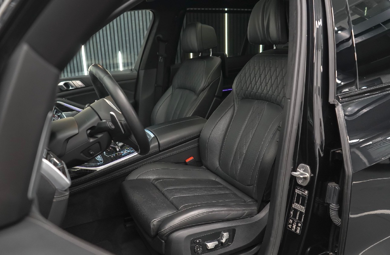 BMW M50i-image-1
