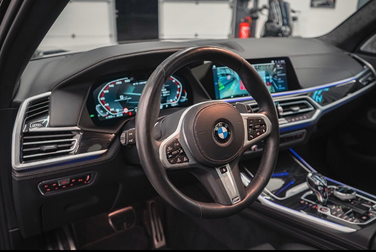 BMW M50i-image-3