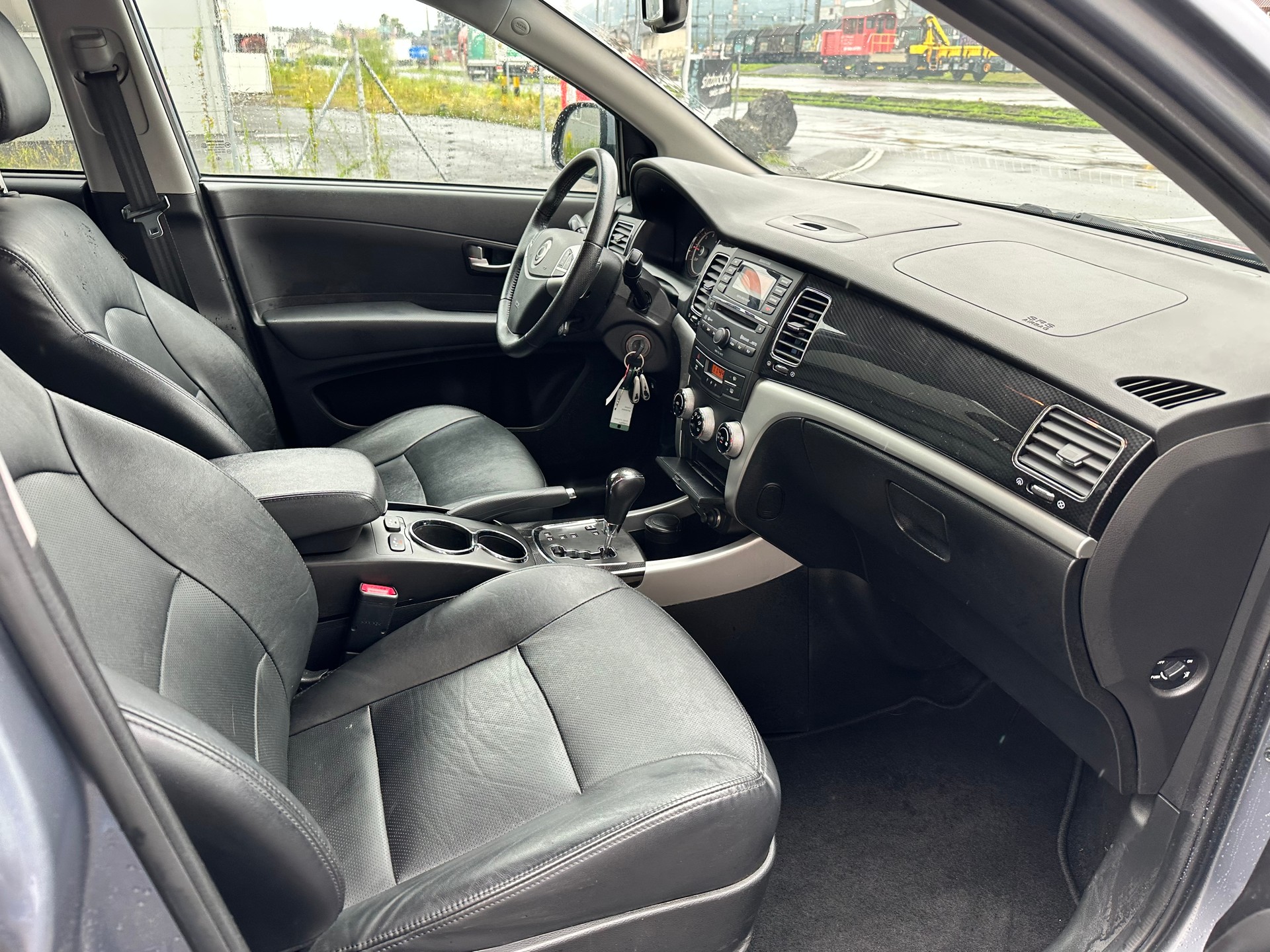 KGM-SsangYong Korando 2.0 e-XDI Quartz 4WD Automatic-image-14