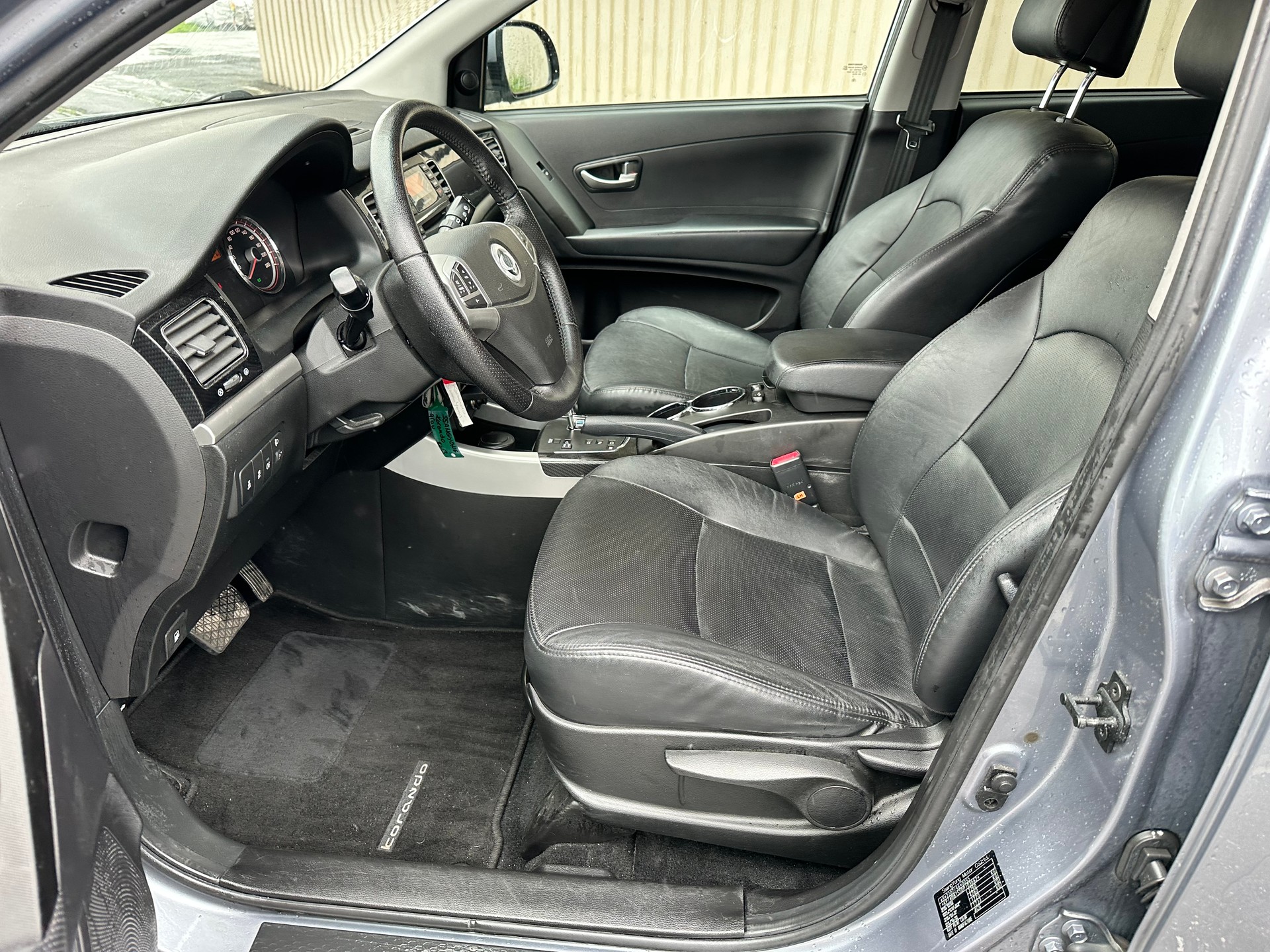 KGM-SsangYong Korando 2.0 e-XDI Quartz 4WD Automatic-image-12