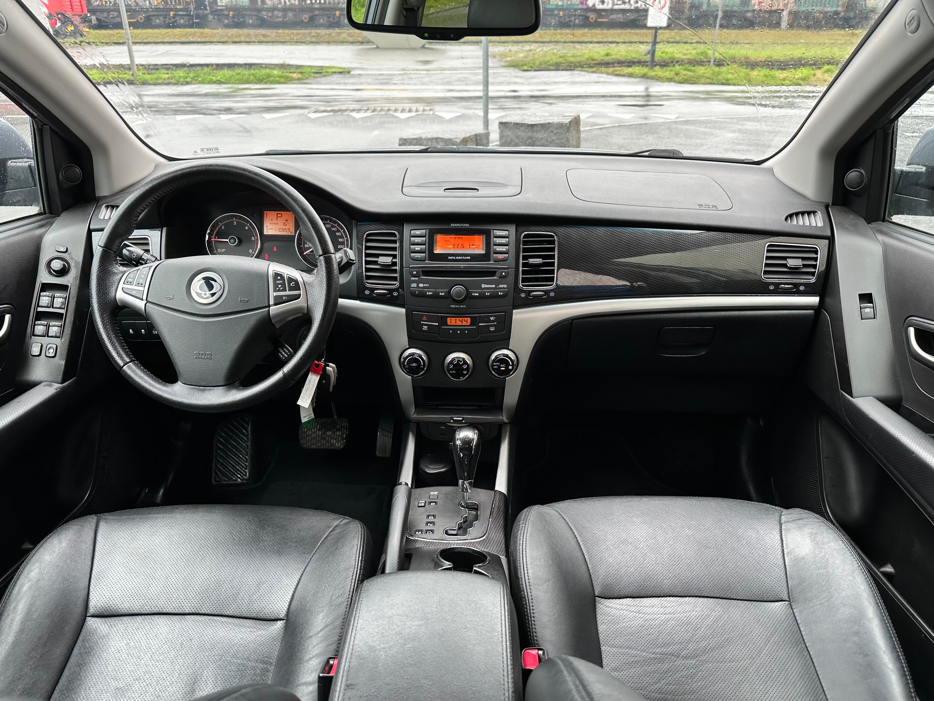 KGM-SsangYong Korando 2.0 e-XDI Quartz 4WD Automatic-image-10