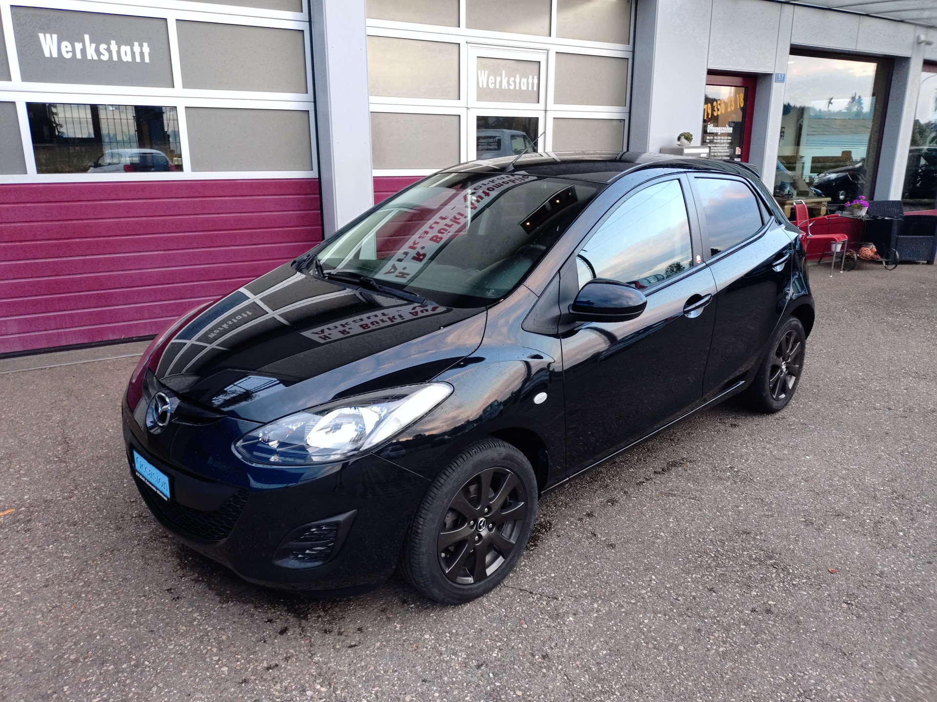 MAZDA 2 1.3i 16V Voila ma Suisse Edition-image-1